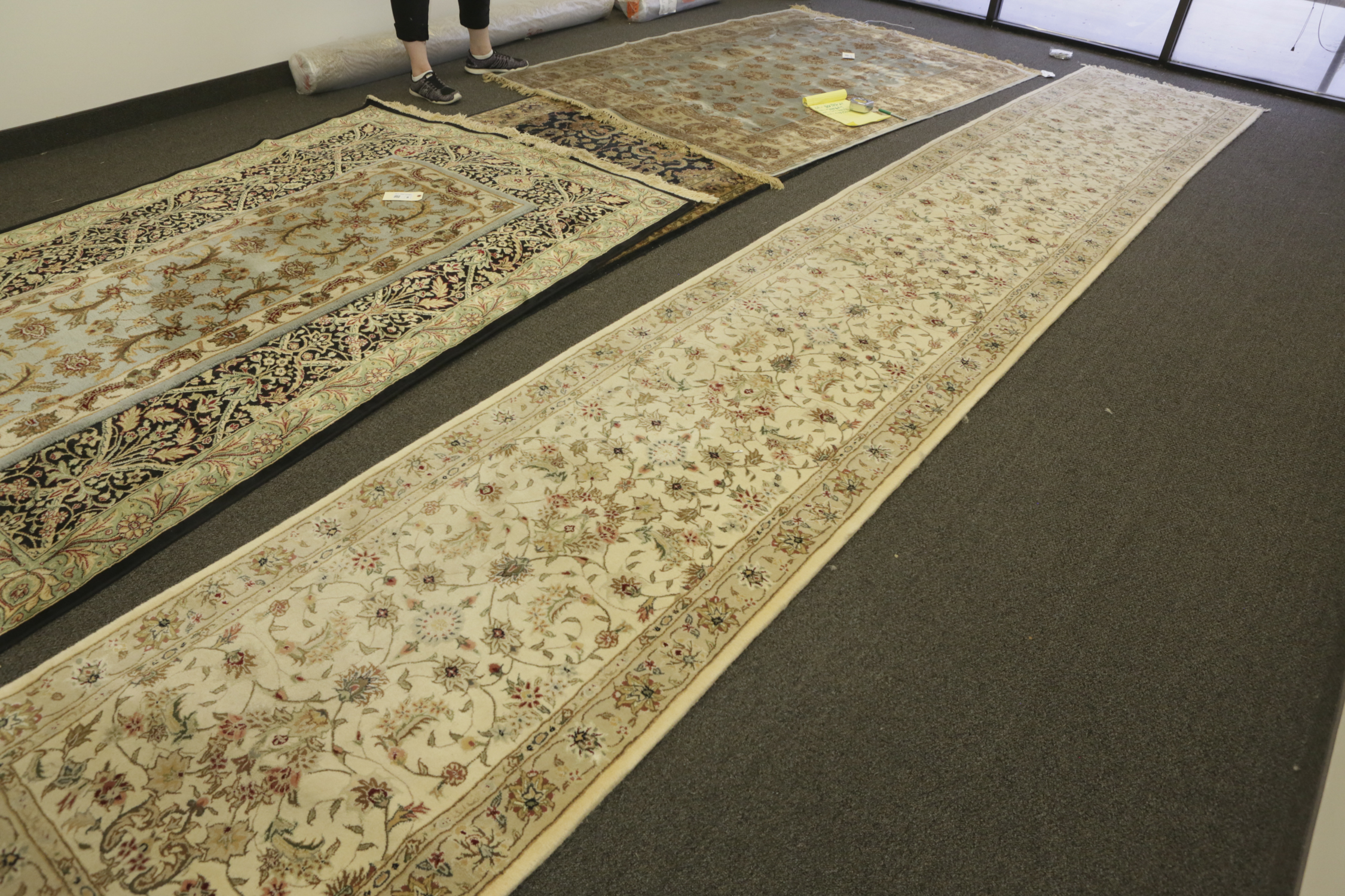 Tufted Indo-Persian Wool Carpet Runner