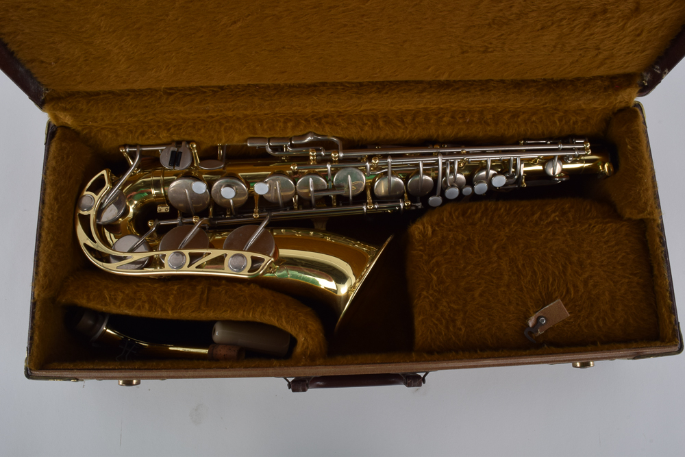 Yamaha YAS-21 Alto Saxophone in Case