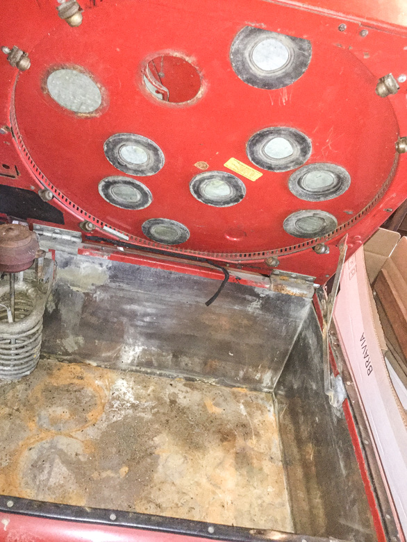 Circa 1950 Vendo Spin Top Coca-Cola Machine