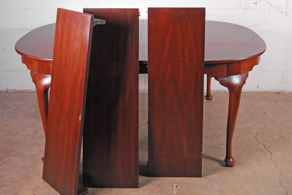 Vintage Queen Anne Style Mahogany Dining Table by Henkel-Harris