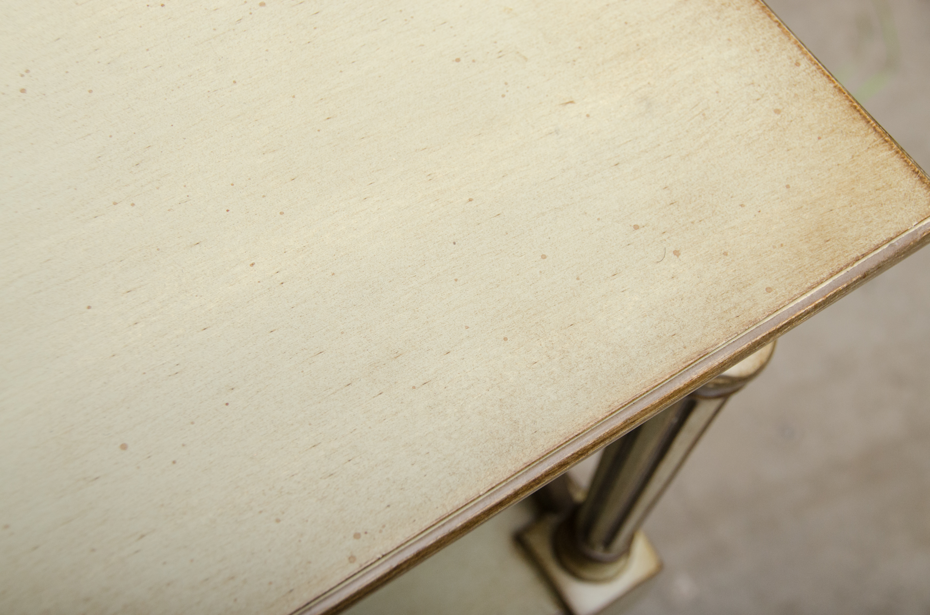 Vintage Étagère with Painted Finish