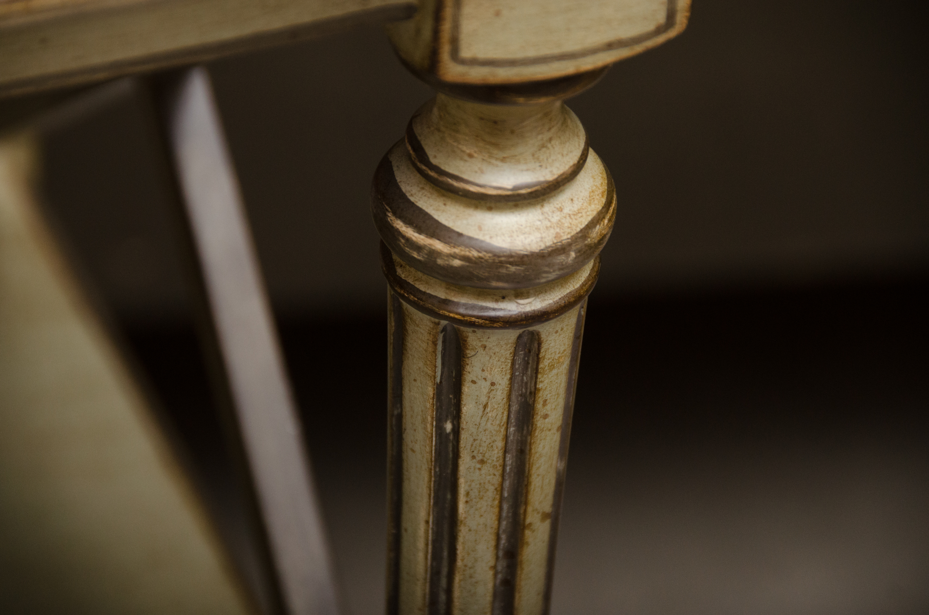 Vintage Étagère with Painted Finish