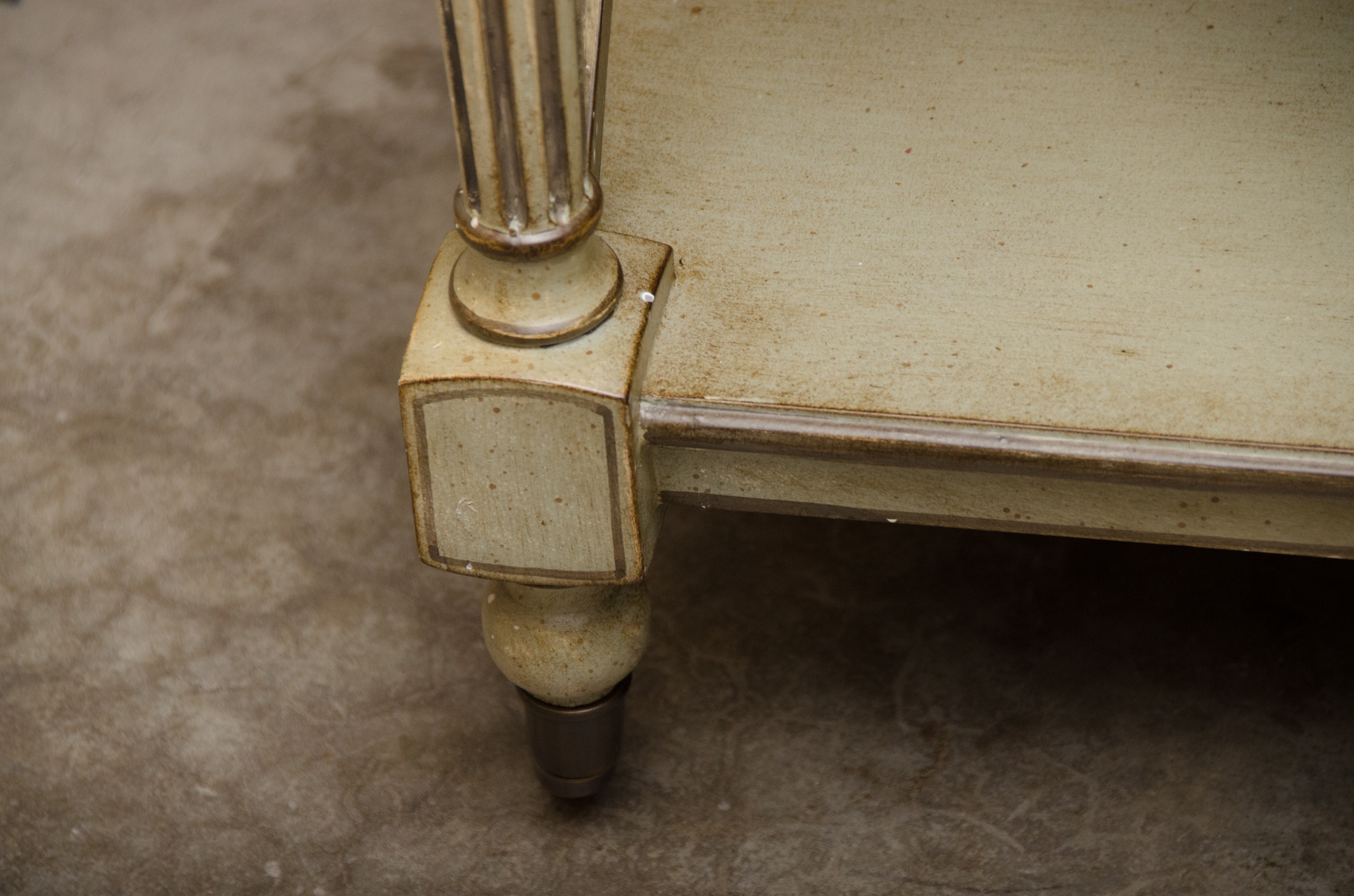 Vintage Étagère with Painted Finish