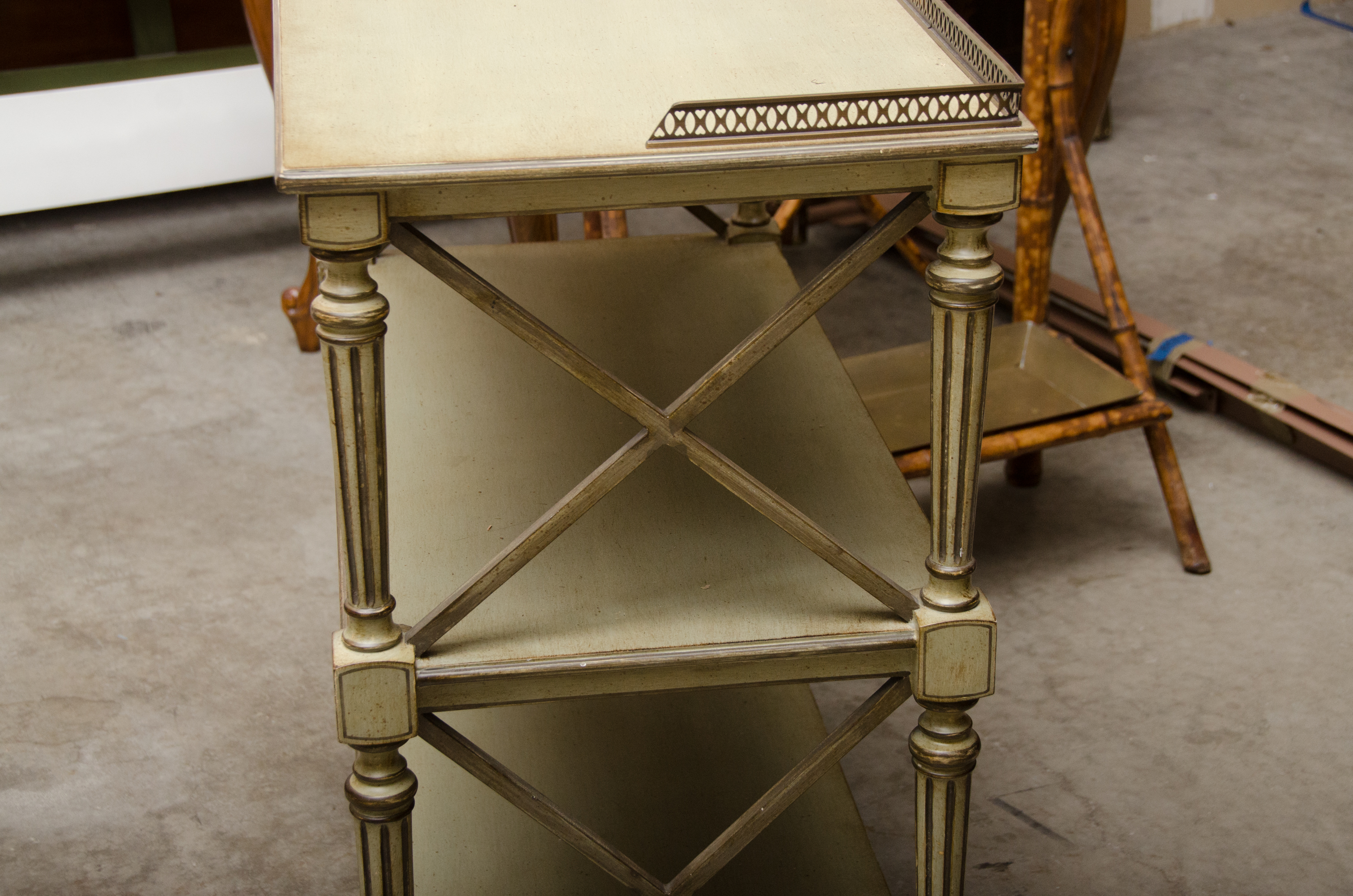 Vintage Étagère with Painted Finish
