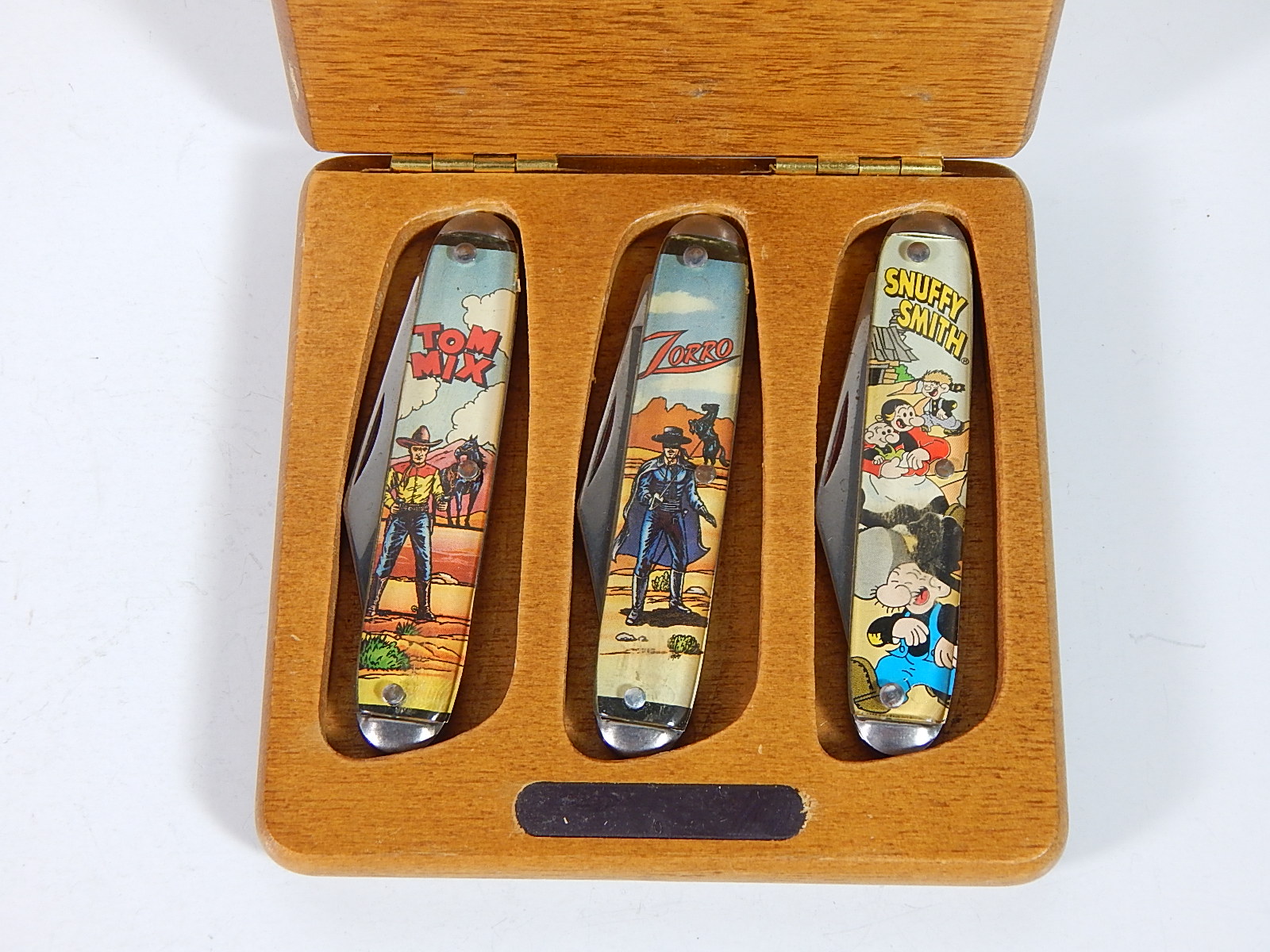 Pocket Knives Featuring Zorro, Tom Mix, Snuffy Smith