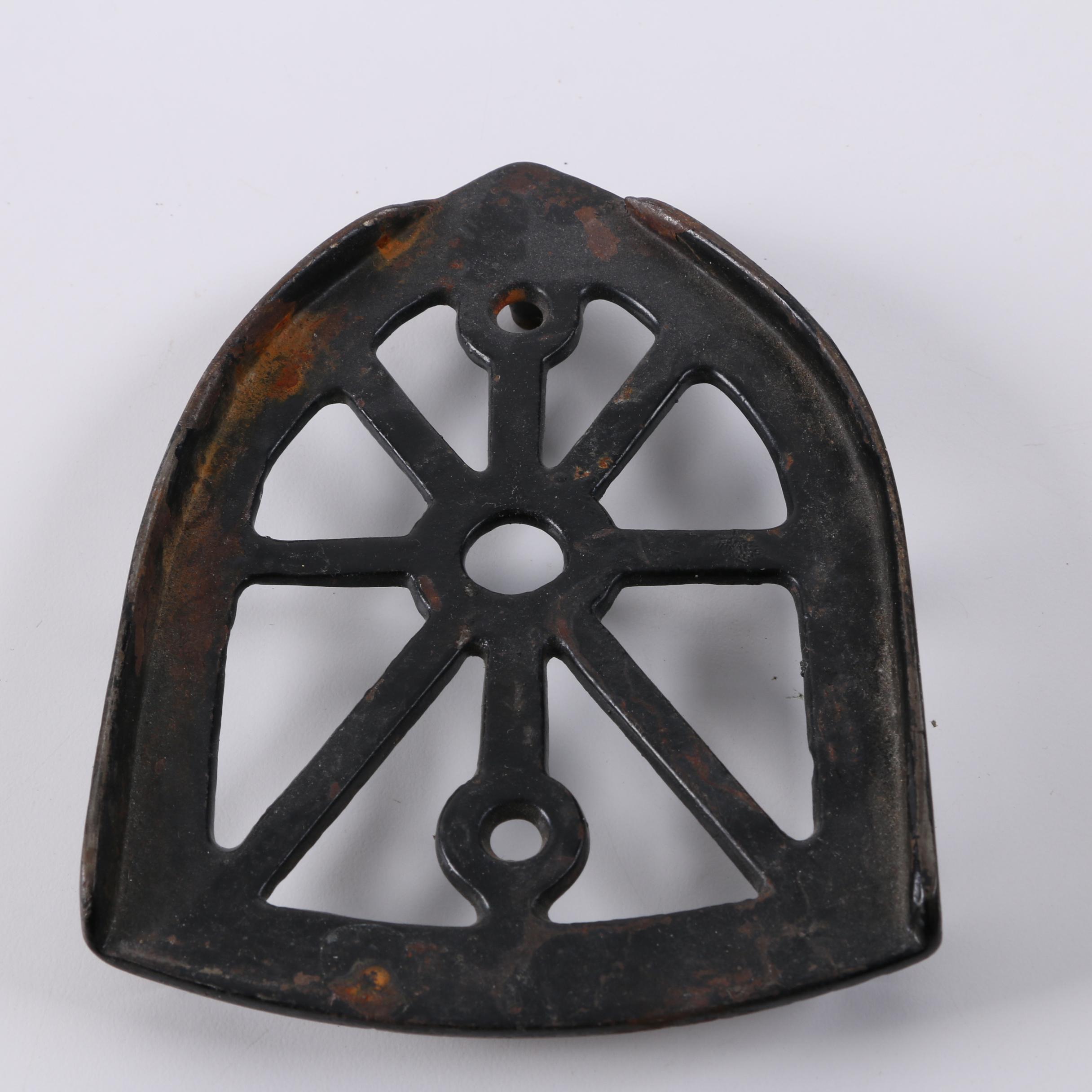 Antique and Vintage Cast Iron Clothing Irons