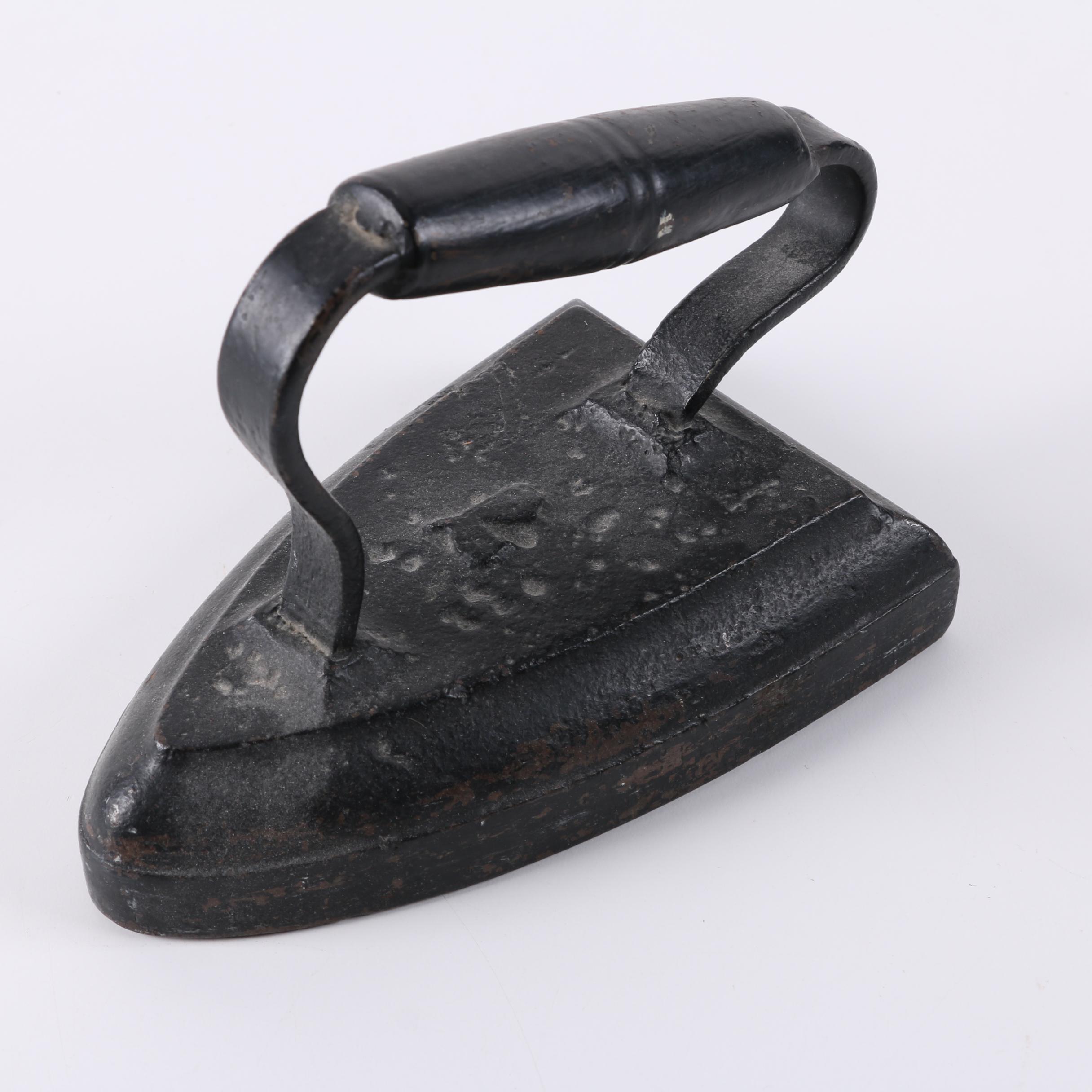 Antique and Vintage Cast Iron Clothing Irons