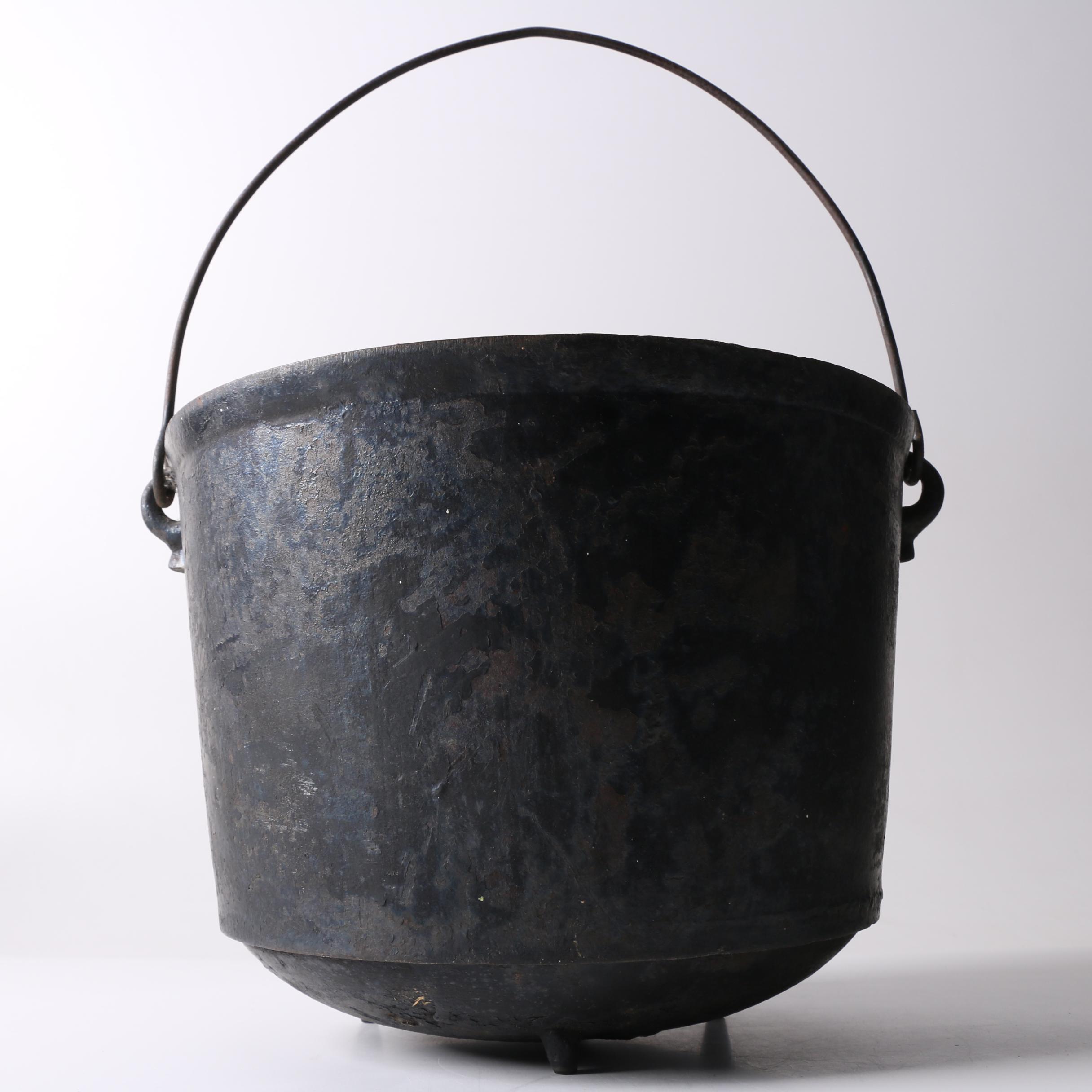 Vintage Cast Iron Pot