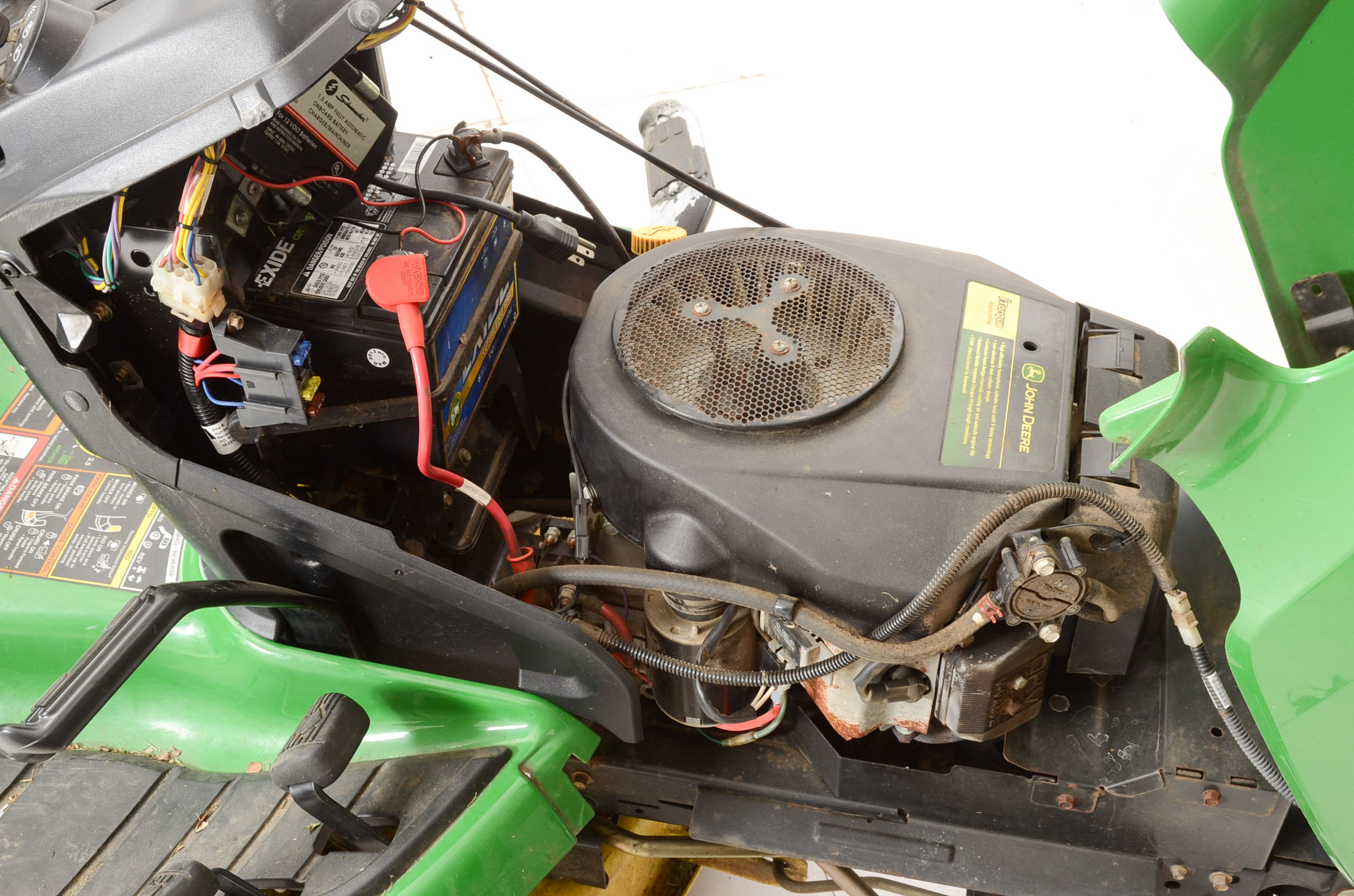 2010 John Deere Select Series X300 Riding Lawn Tractor with Snow Blade and Wagon