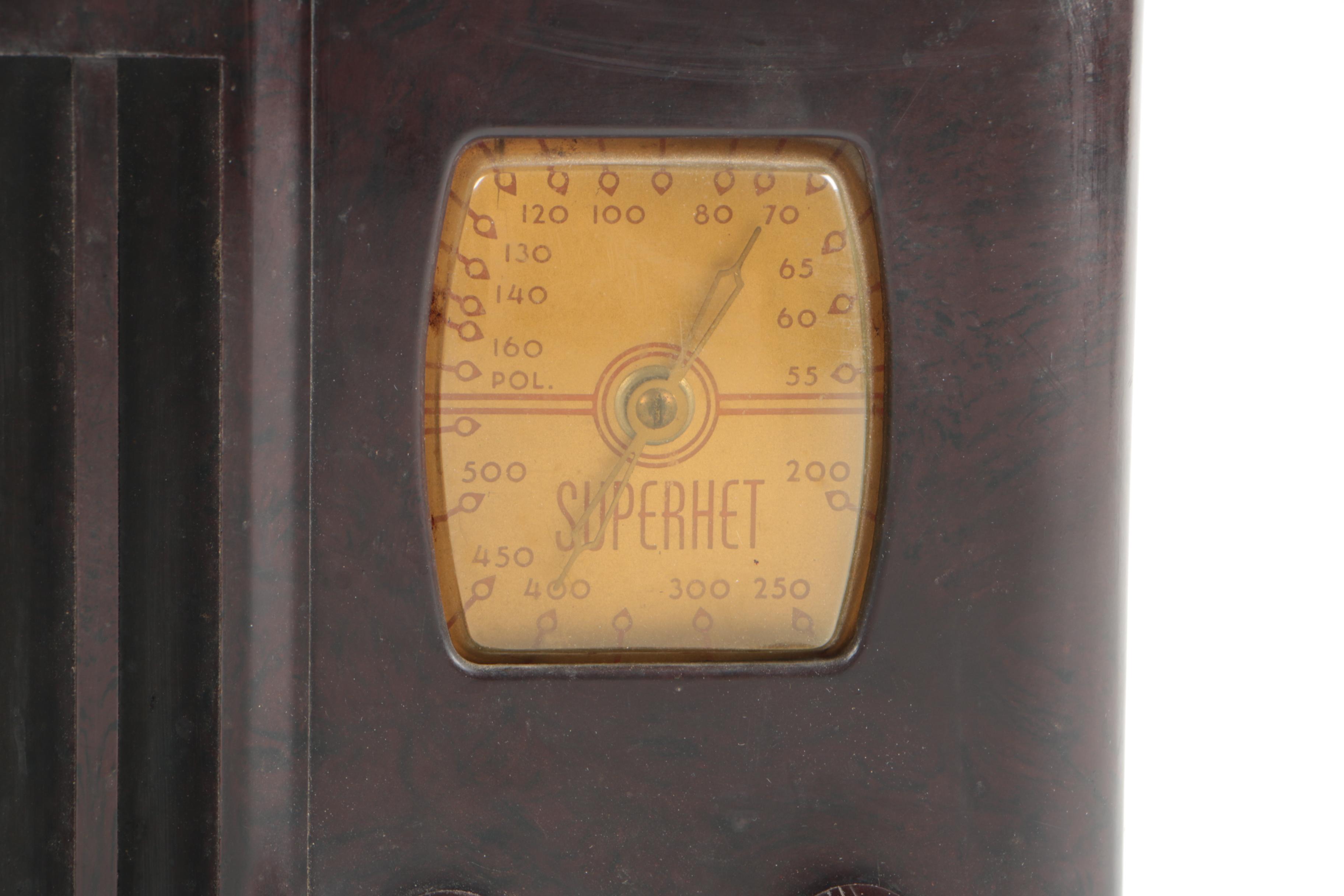Vintage Superhet Bakelite Radio