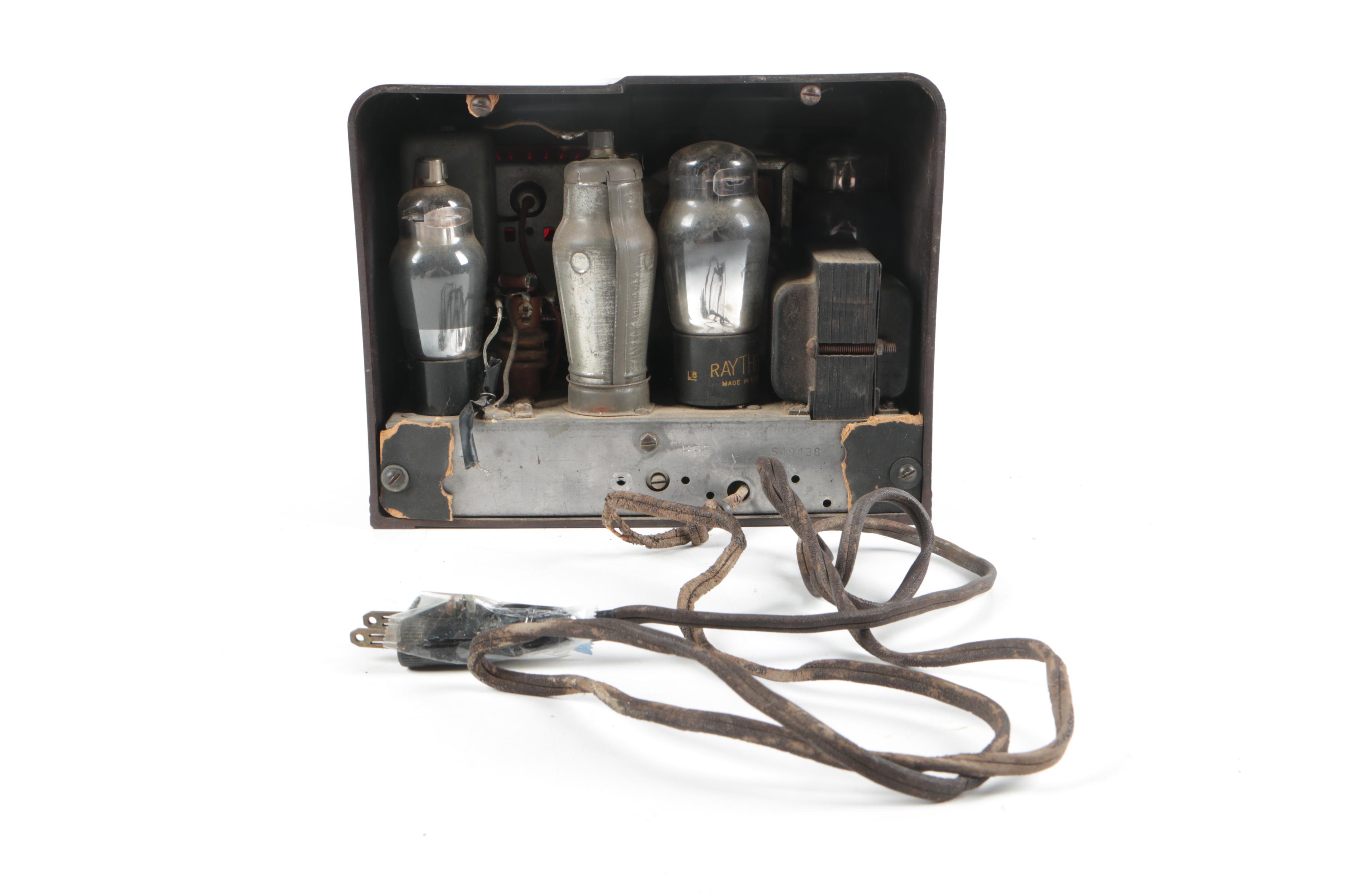 Vintage Superhet Bakelite Radio