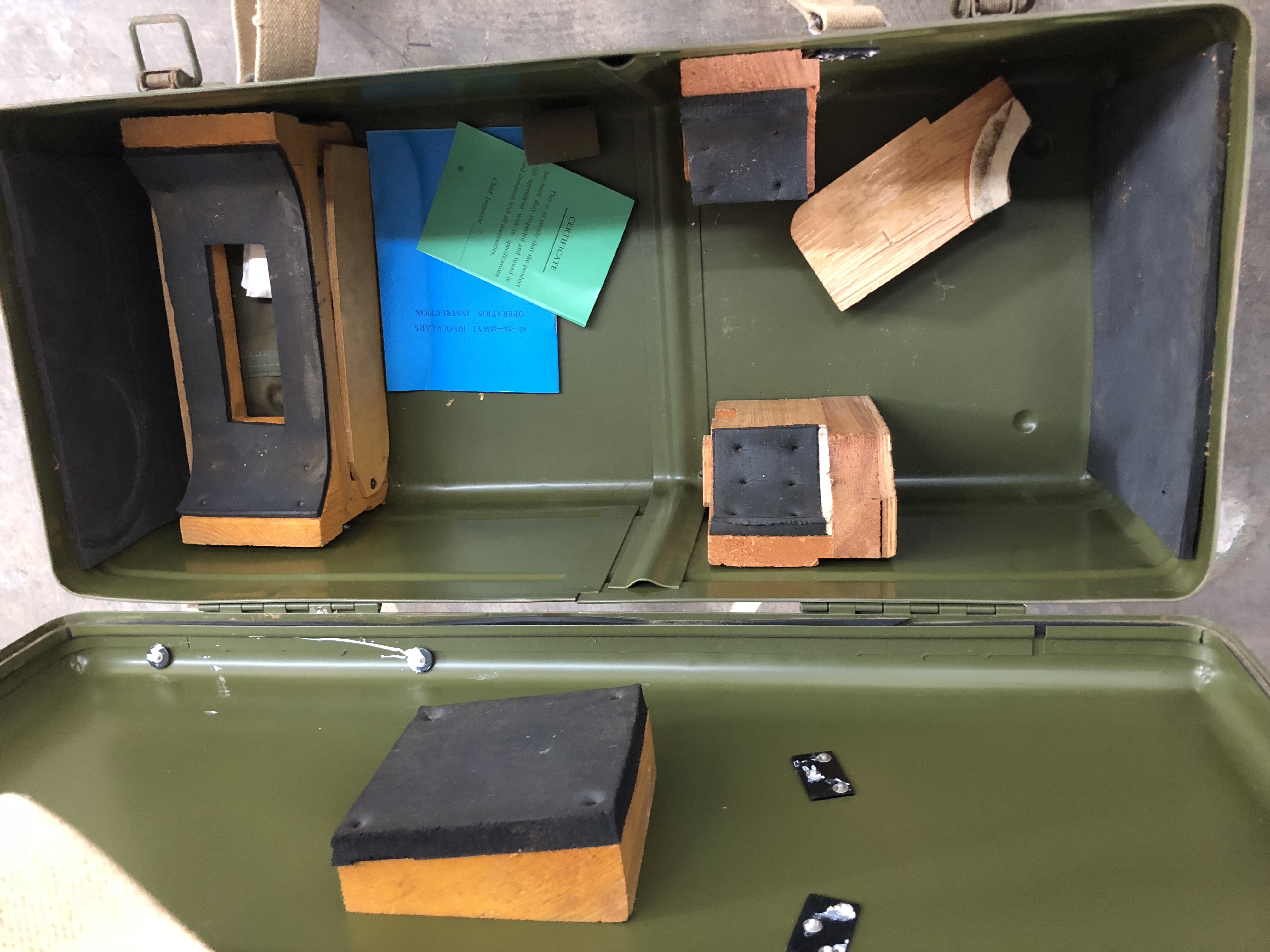 Vintage Chinese 65-25-40WYJ Long Range Binoculars With Tripod, Case and Manual