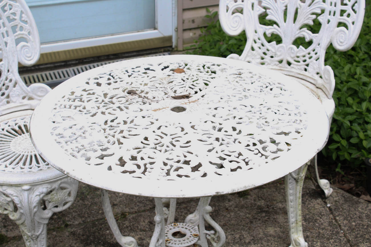 White Wrought Iron Patio Furniture