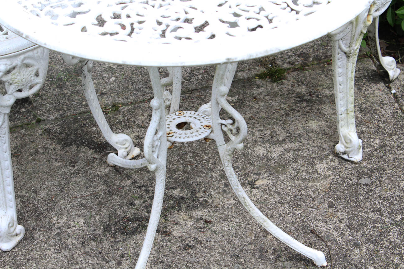 White Wrought Iron Patio Furniture