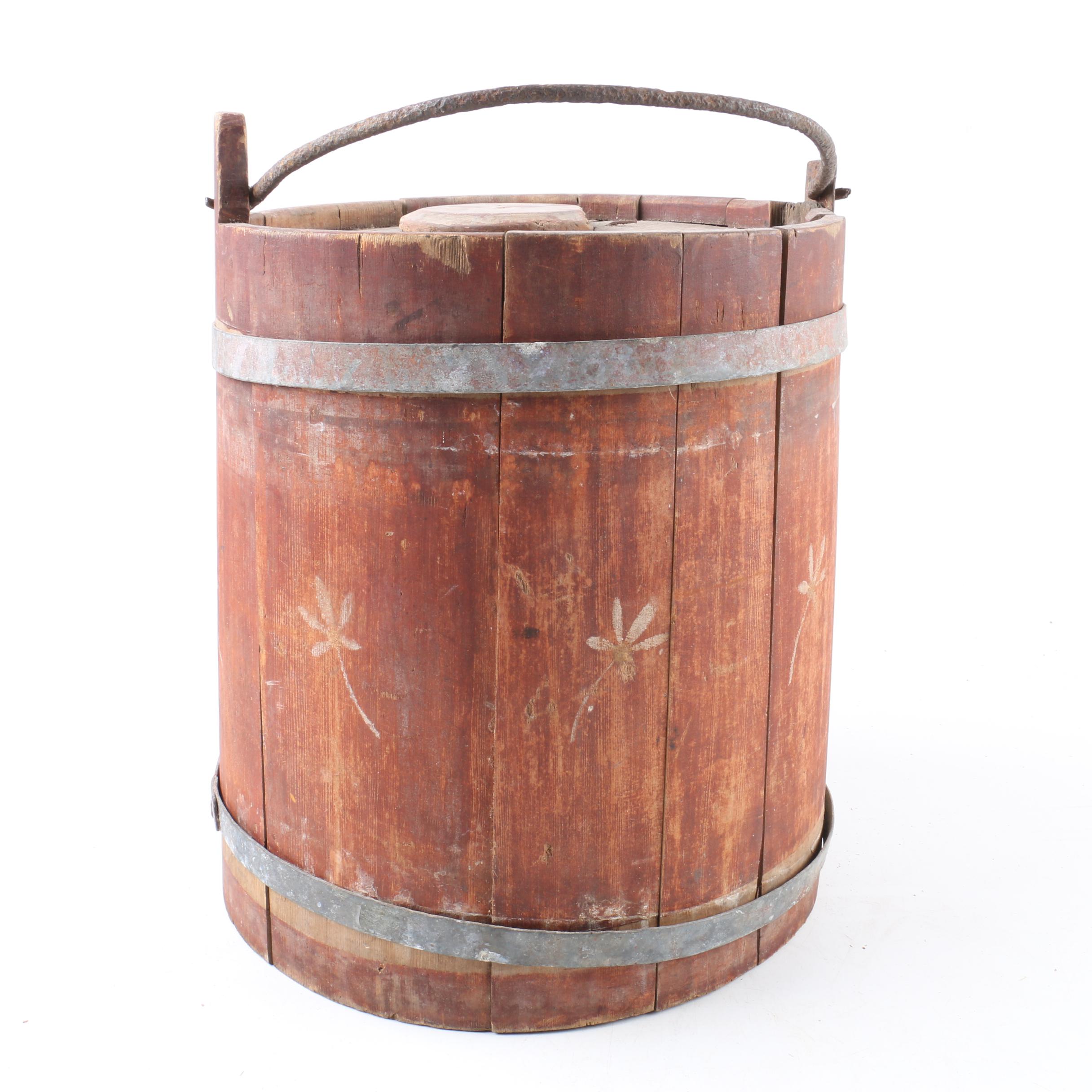 Wooden Barrel with Lid