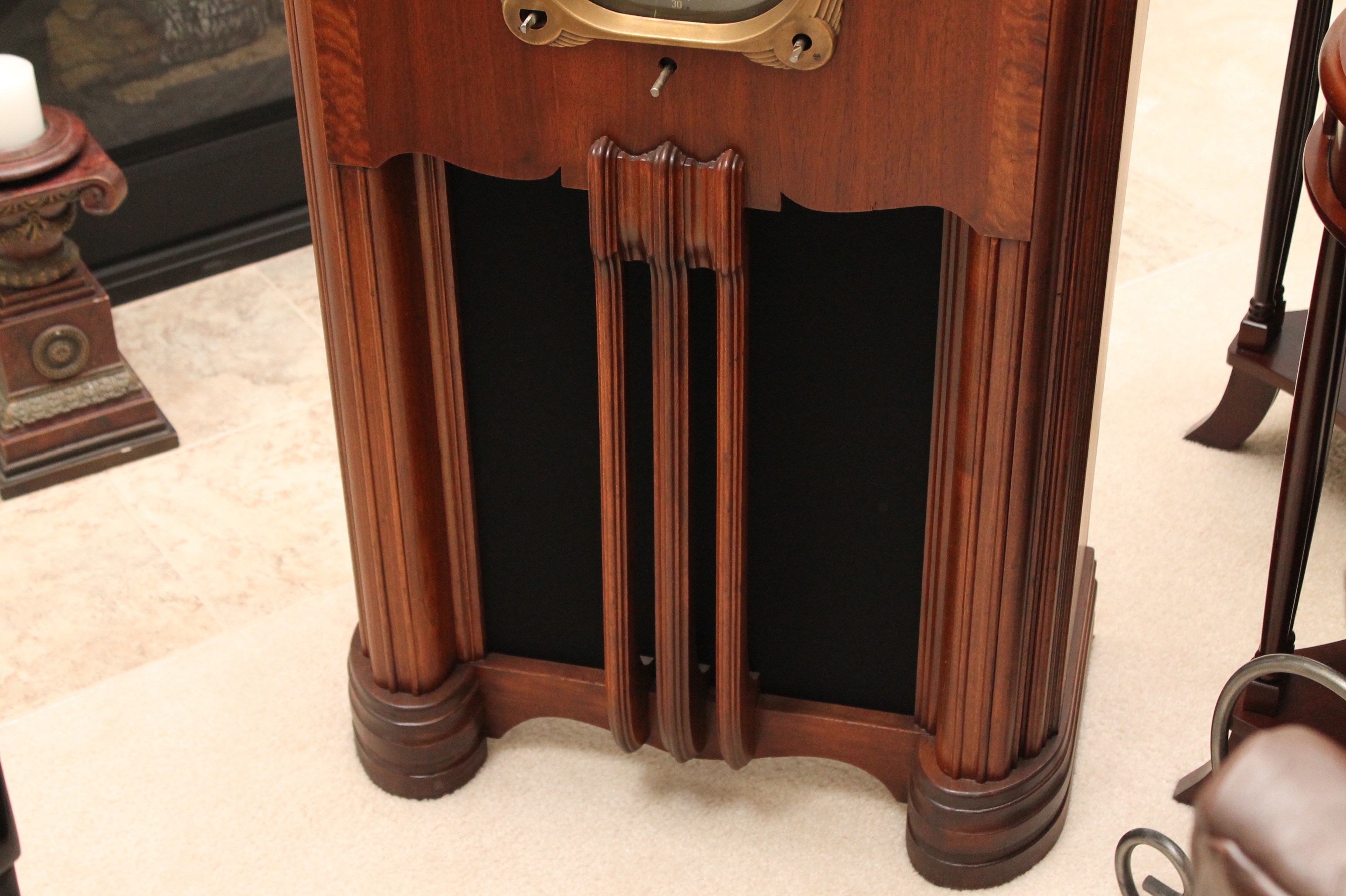 Vintage Zenith "Long Distance" Console Radio