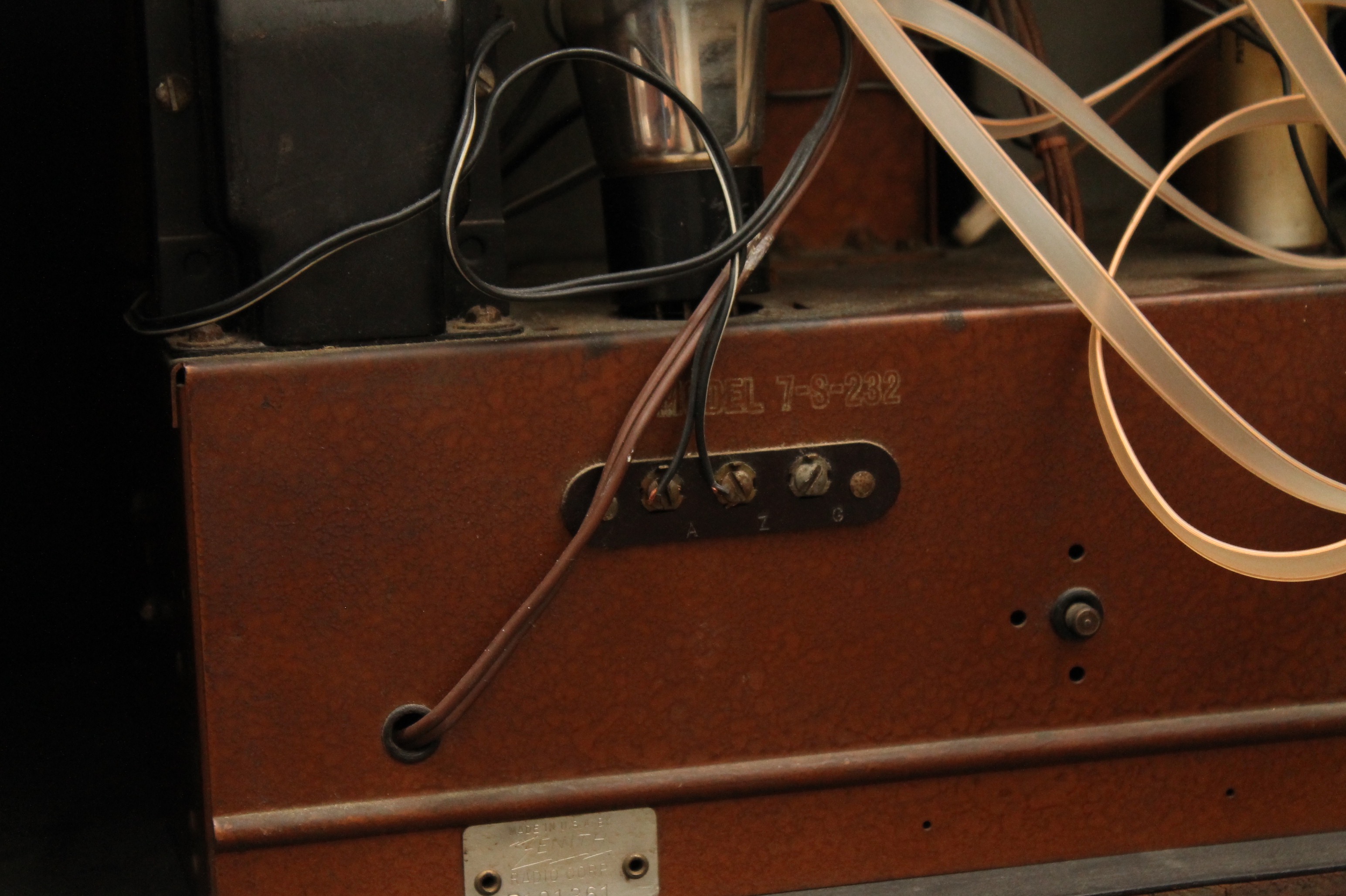 Vintage Zenith "Long Distance" Console Radio