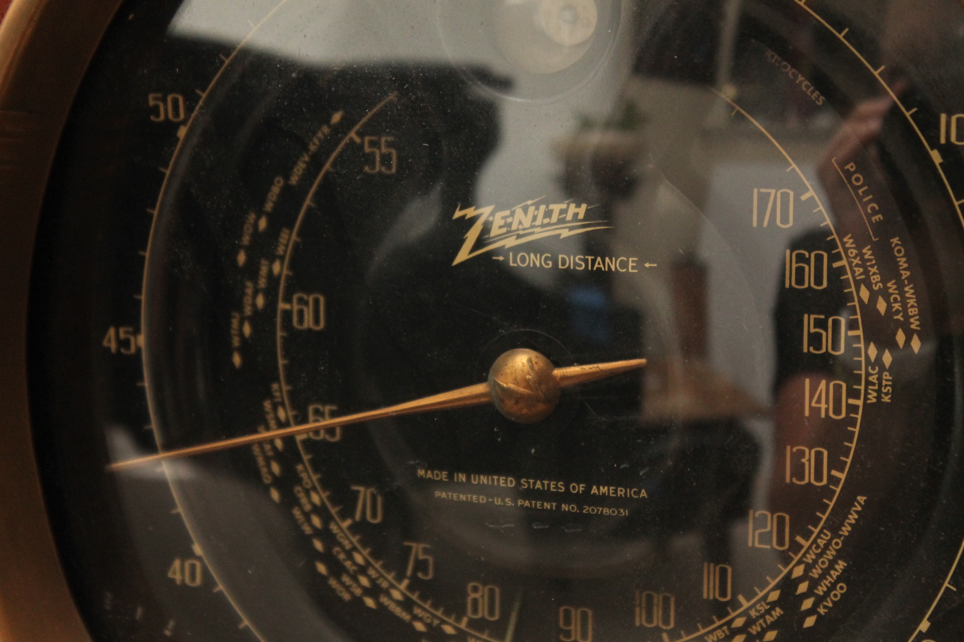 Vintage Zenith "Long Distance" Console Radio