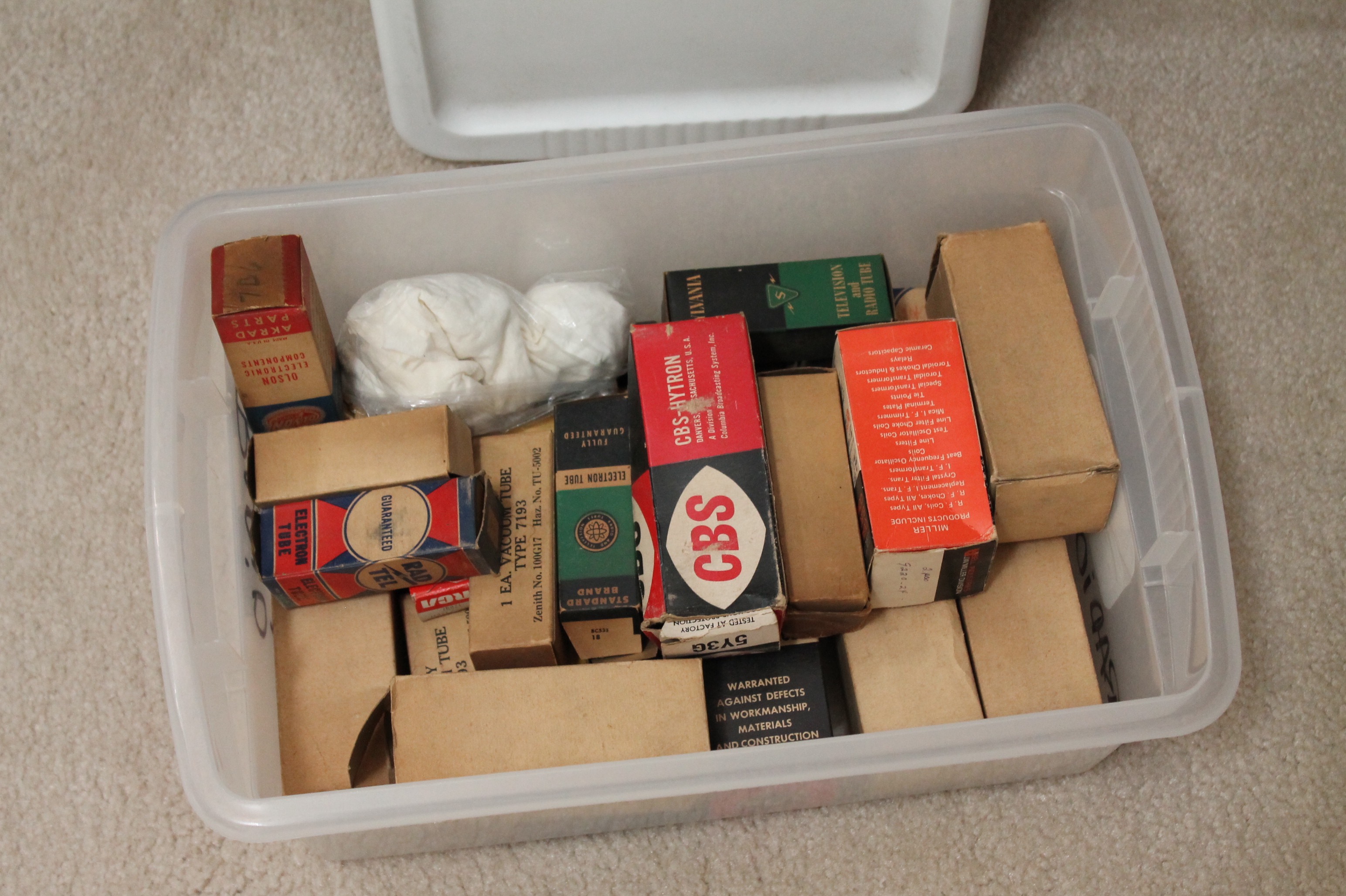 Vintage Zenith "Long Distance" Console Radio