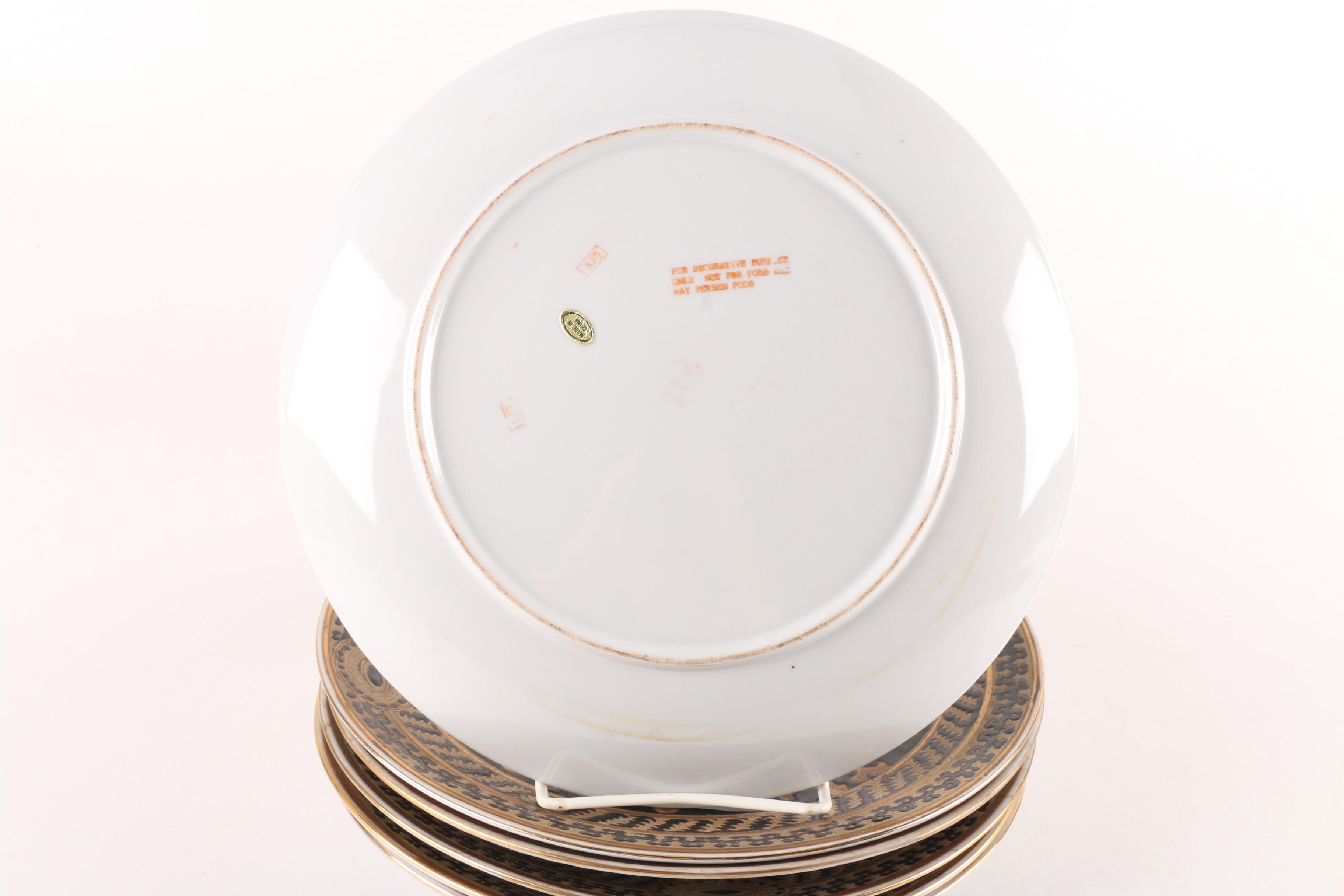 Chinese Decorative Floral Patterned Plates