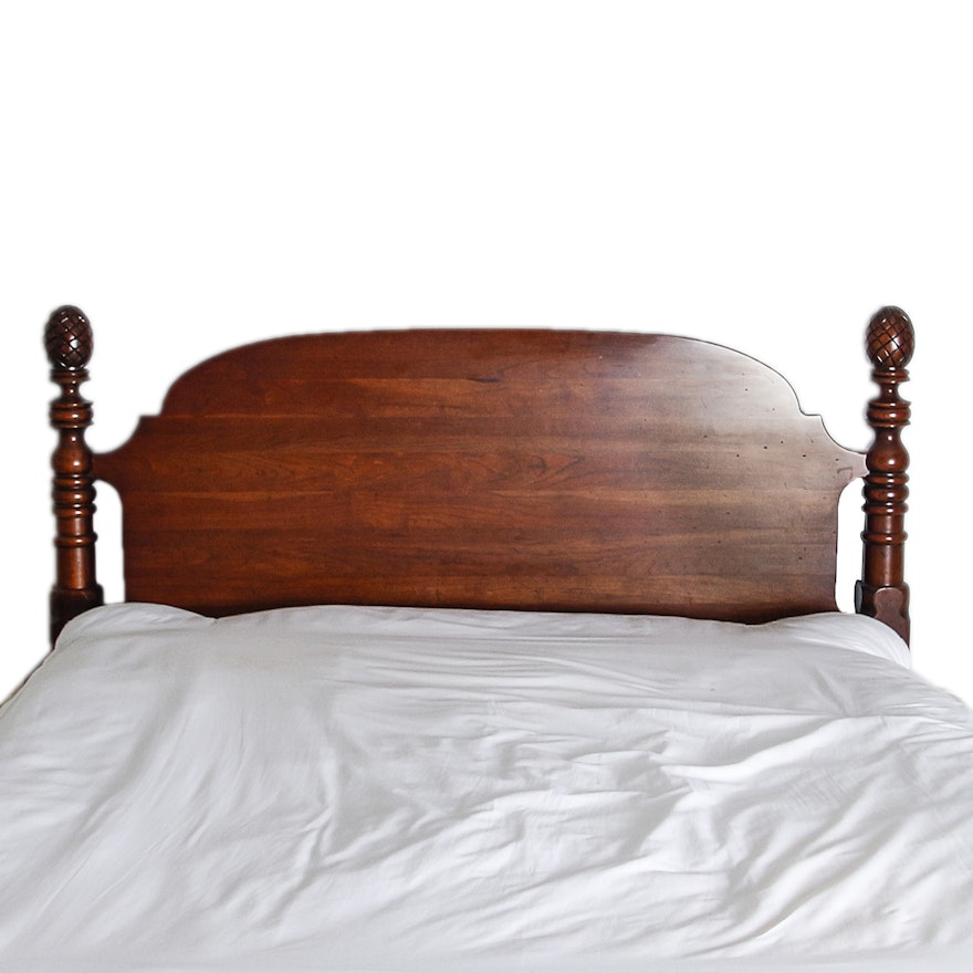 Traditional Style Queen-Sized Headboard with Metal Bed Frame