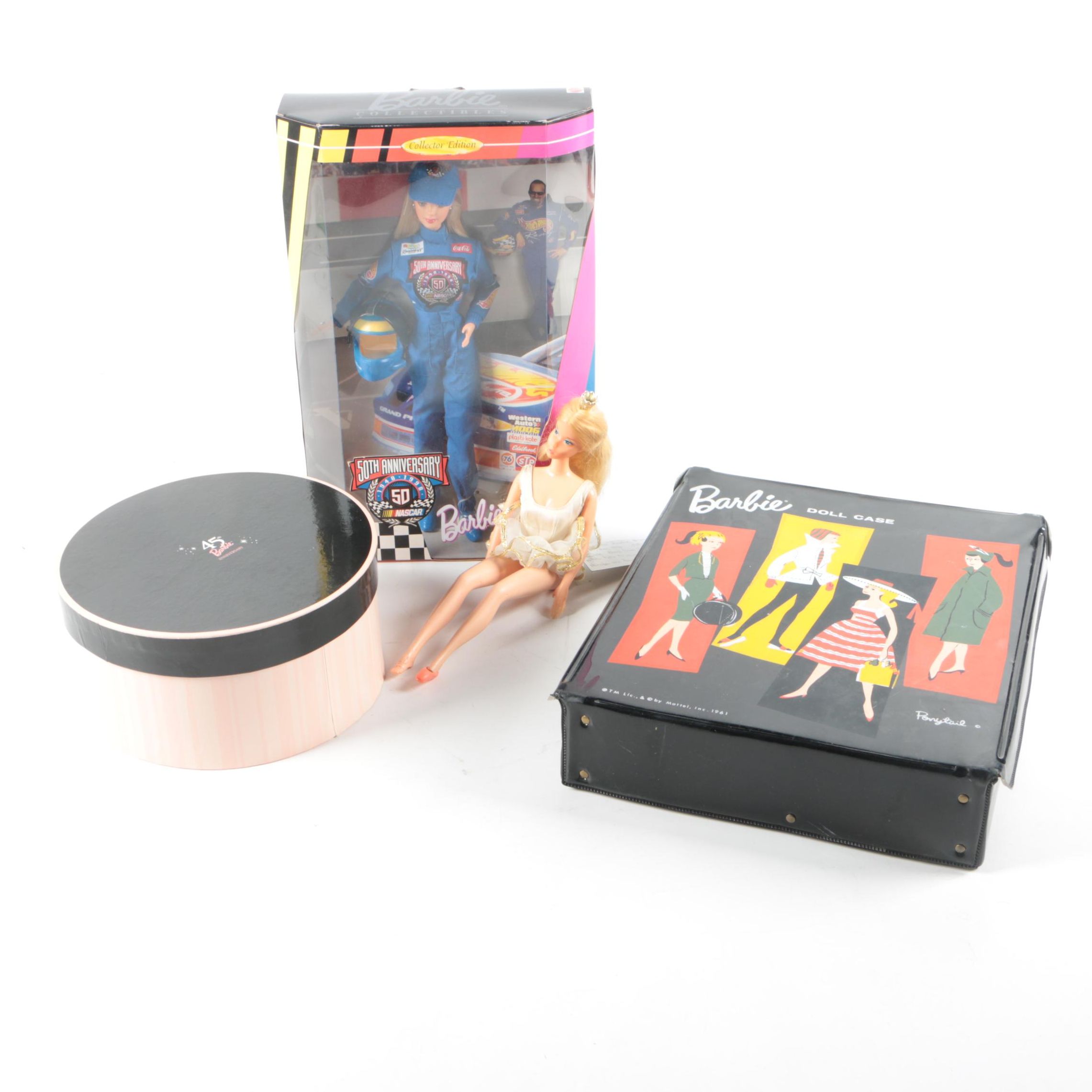 1976 Mattel "Ballerina Barbie" Doll with Carrying Case and Clothing