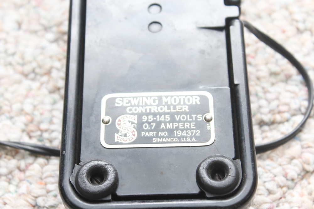 Vintage Singer Featherweight Sewing Machine