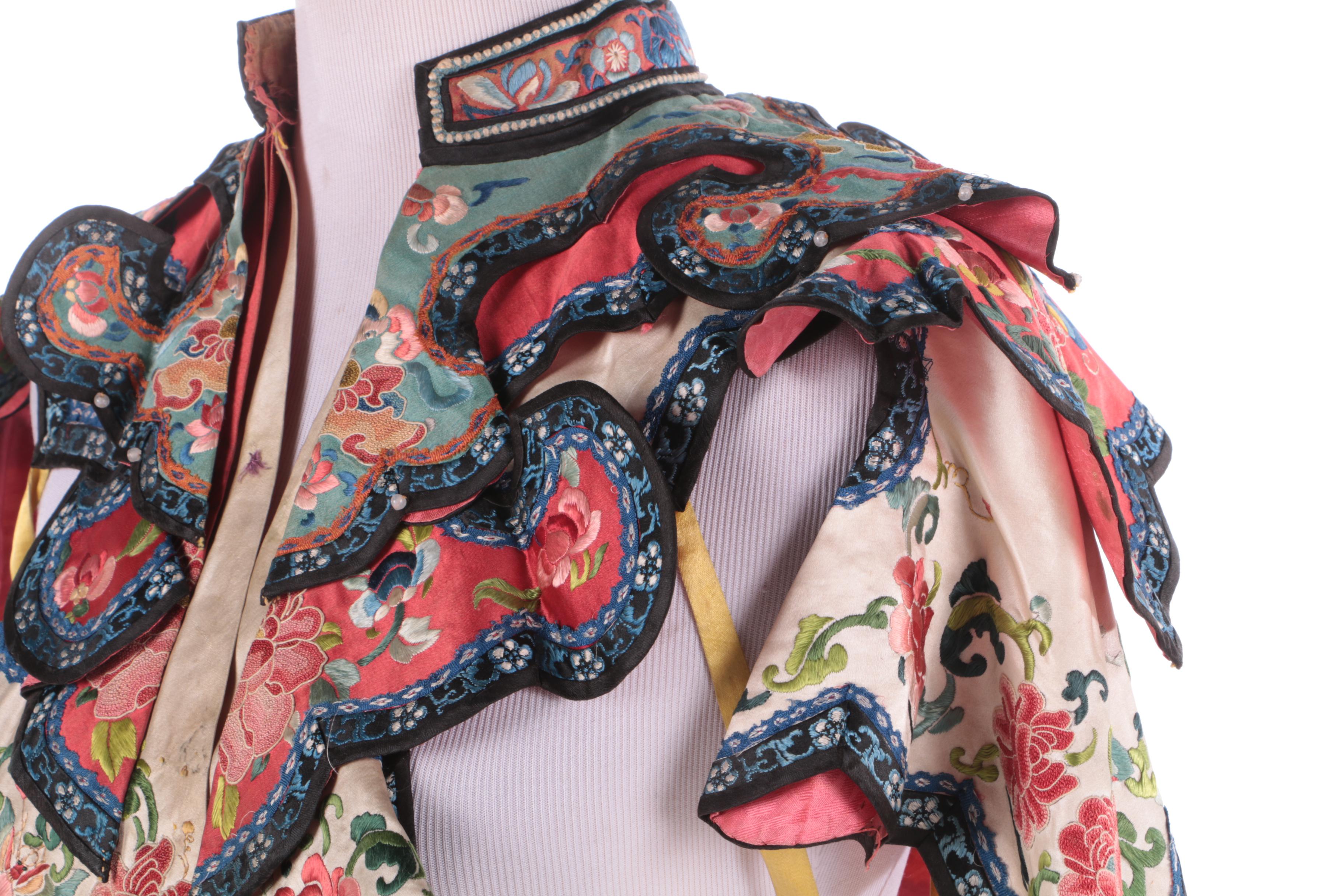 Antique Chinese Qing Dynasty Period Embroidered Silk Cloud Collar