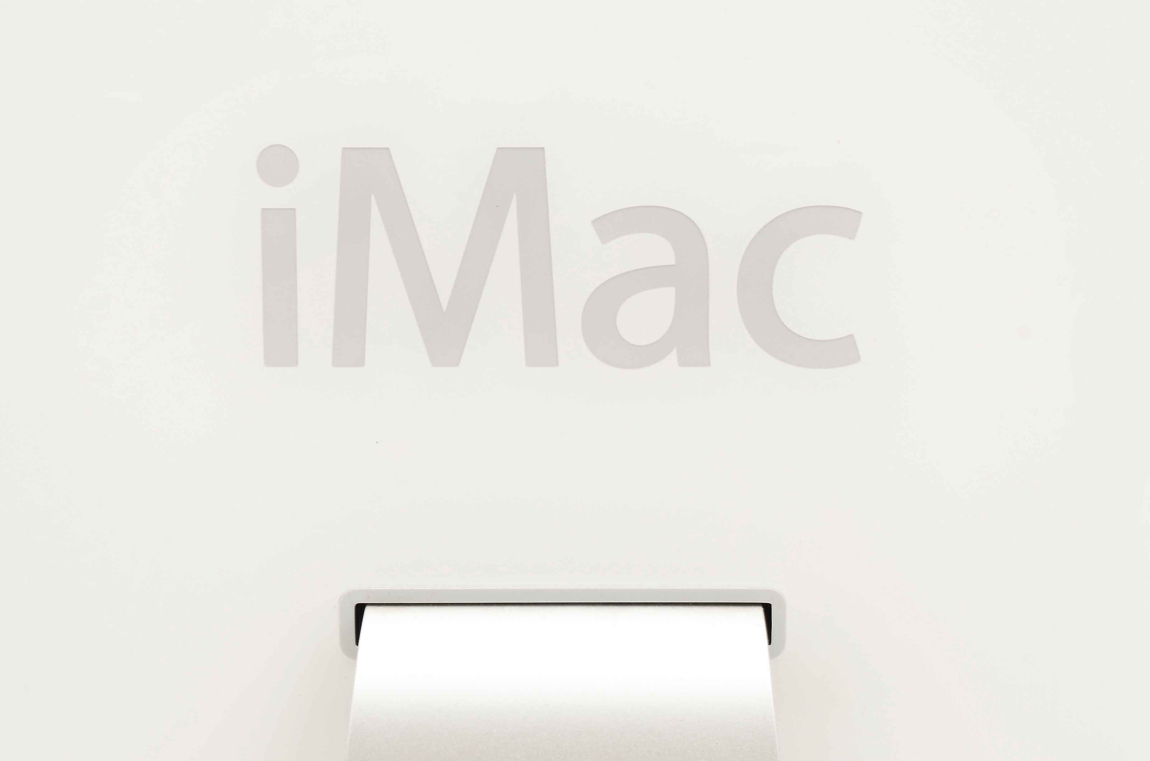 17" iMac Desktop in White
