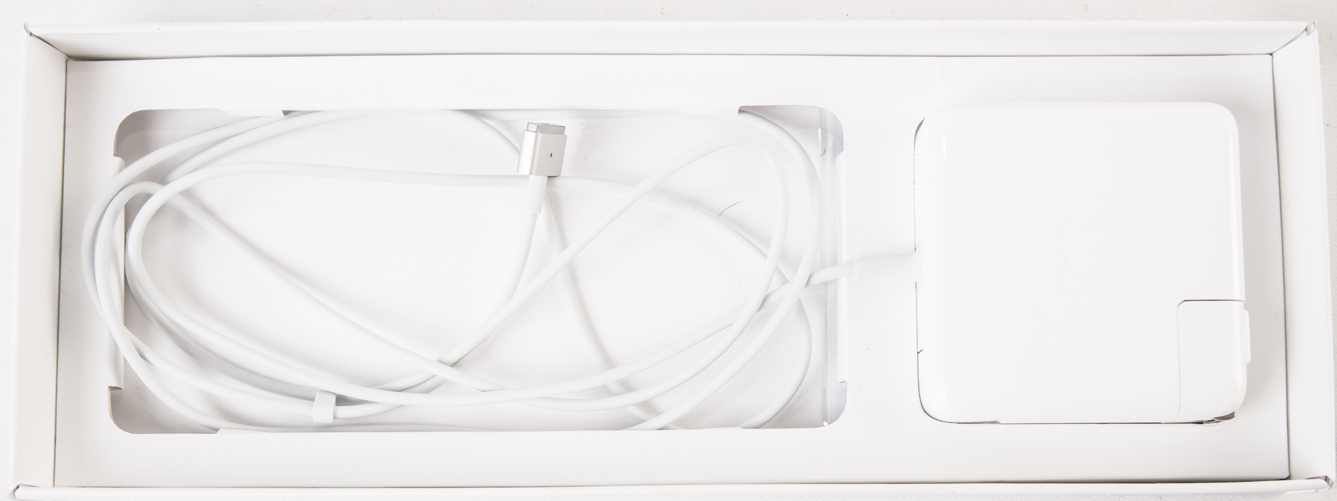 Apple AirPort Express Wifi, 85 W MagSafe 2 Power Adapter, and Wireless Keyboard