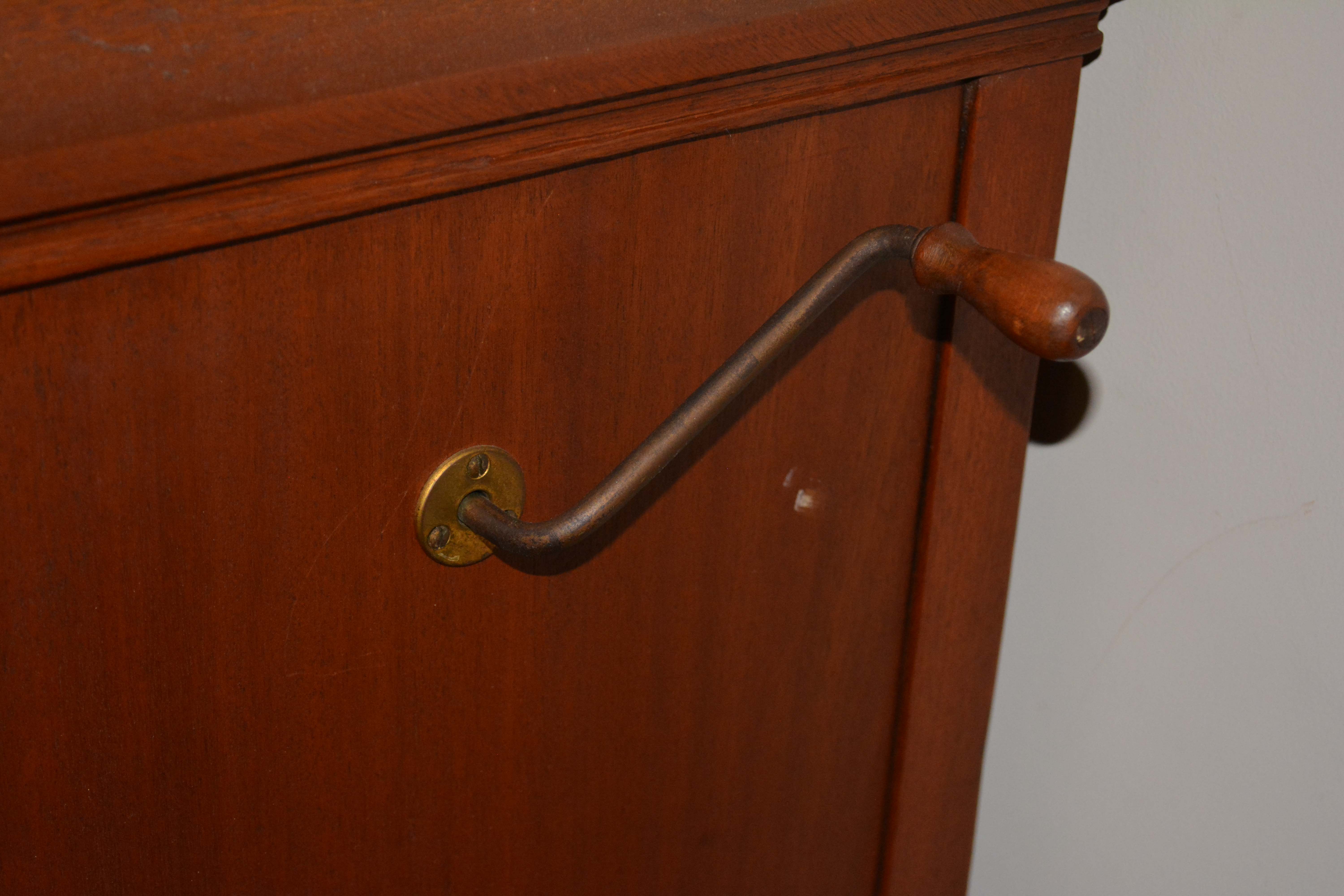 Edison S-19 Sheraton Disc Phonograph in Wooden Cabinet