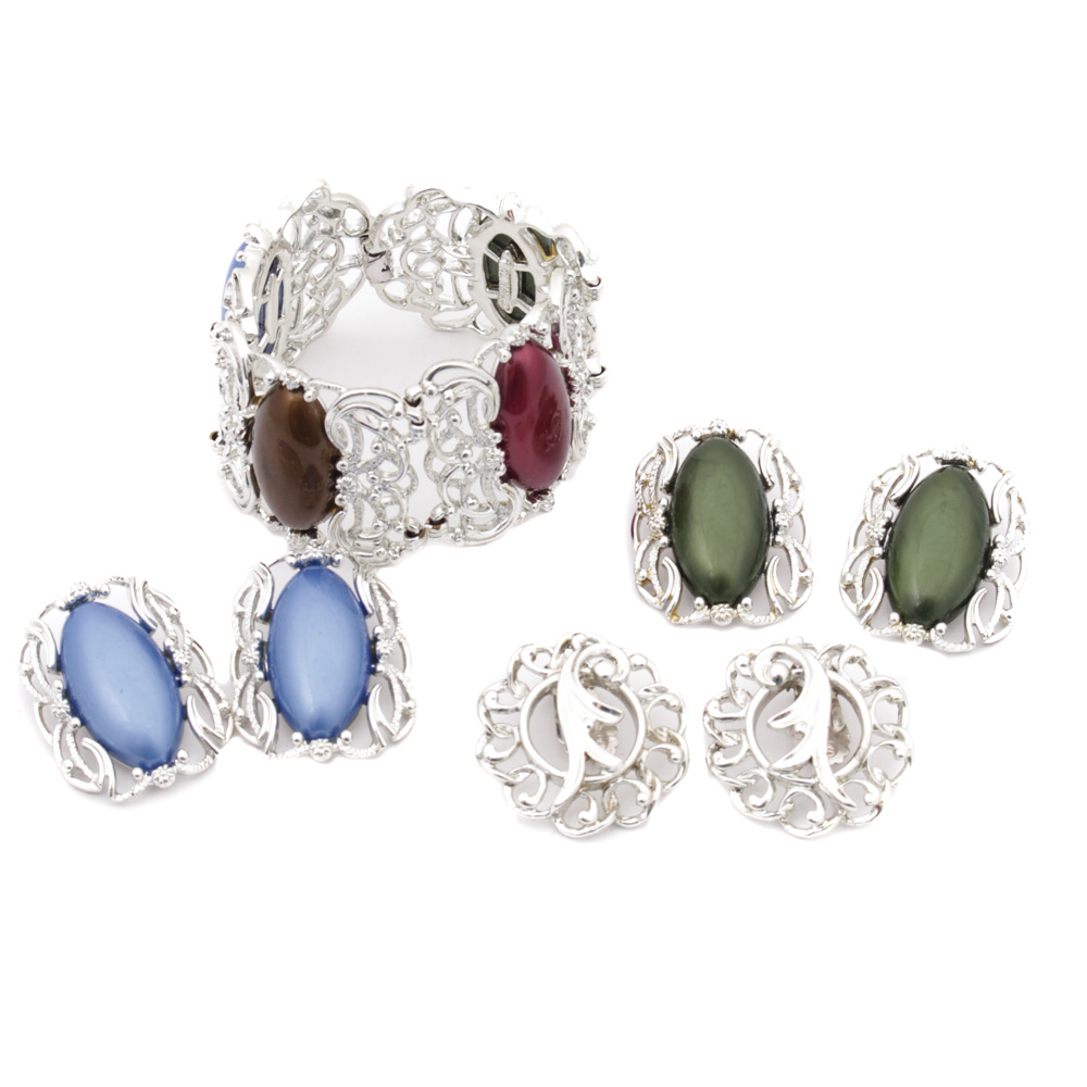 Sarah Coventry Bracelet and Coordinating Earrings