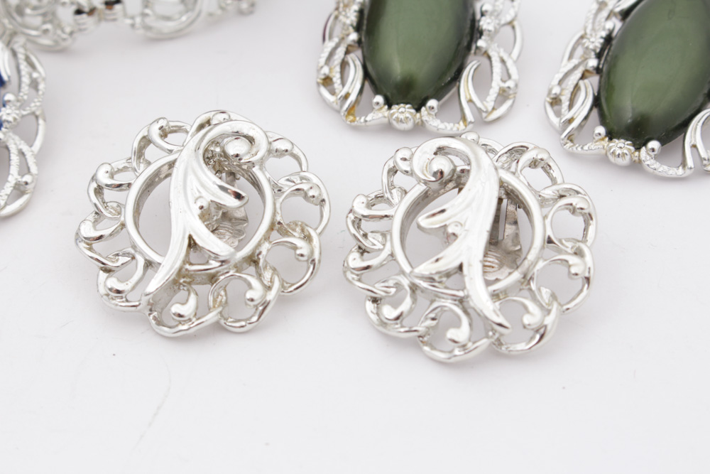 Sarah Coventry Bracelet and Coordinating Earrings