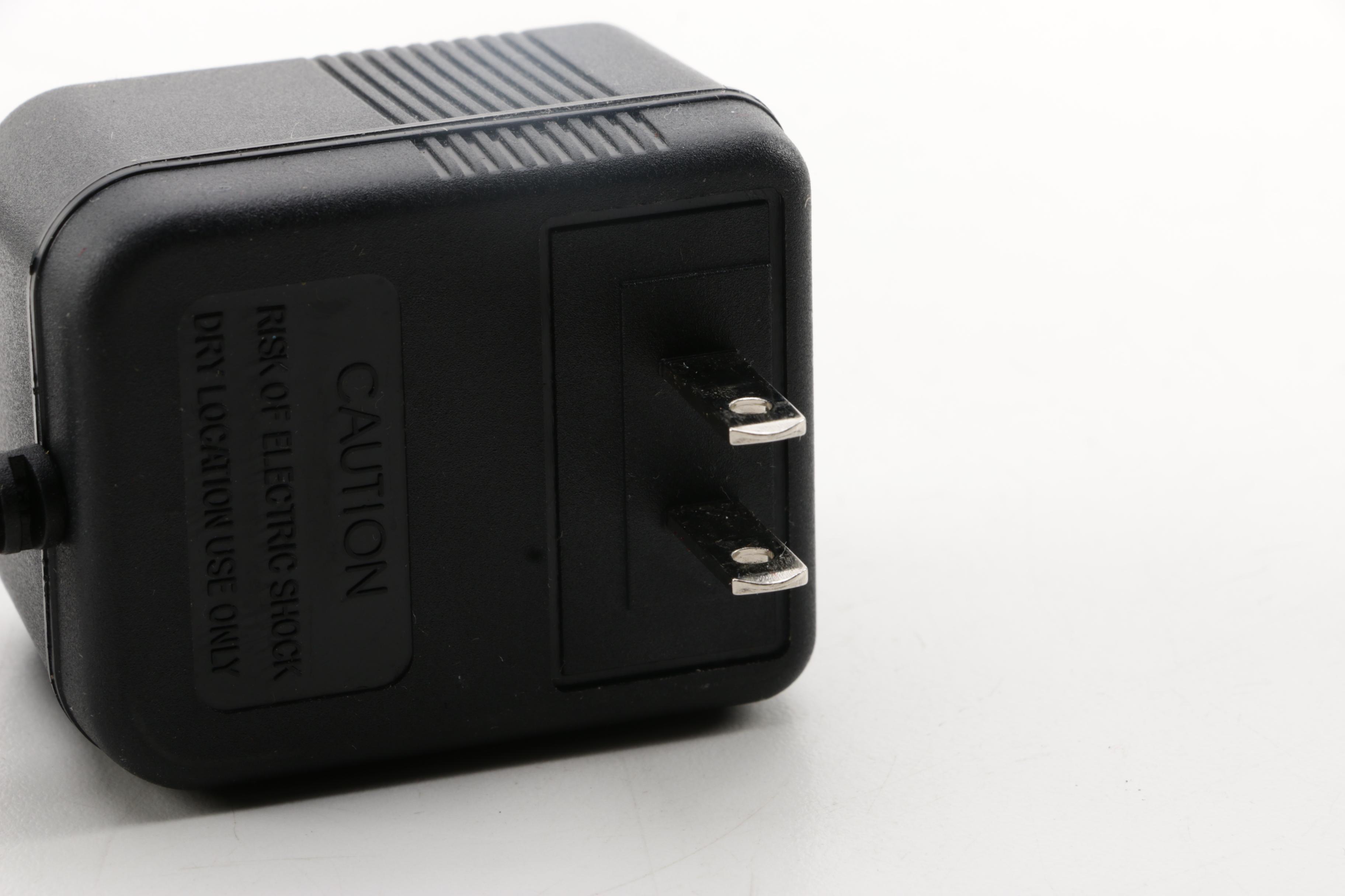 Hawthorne Village Thomas Kinkade "Holiday Reflections" Christmas Tree Figure