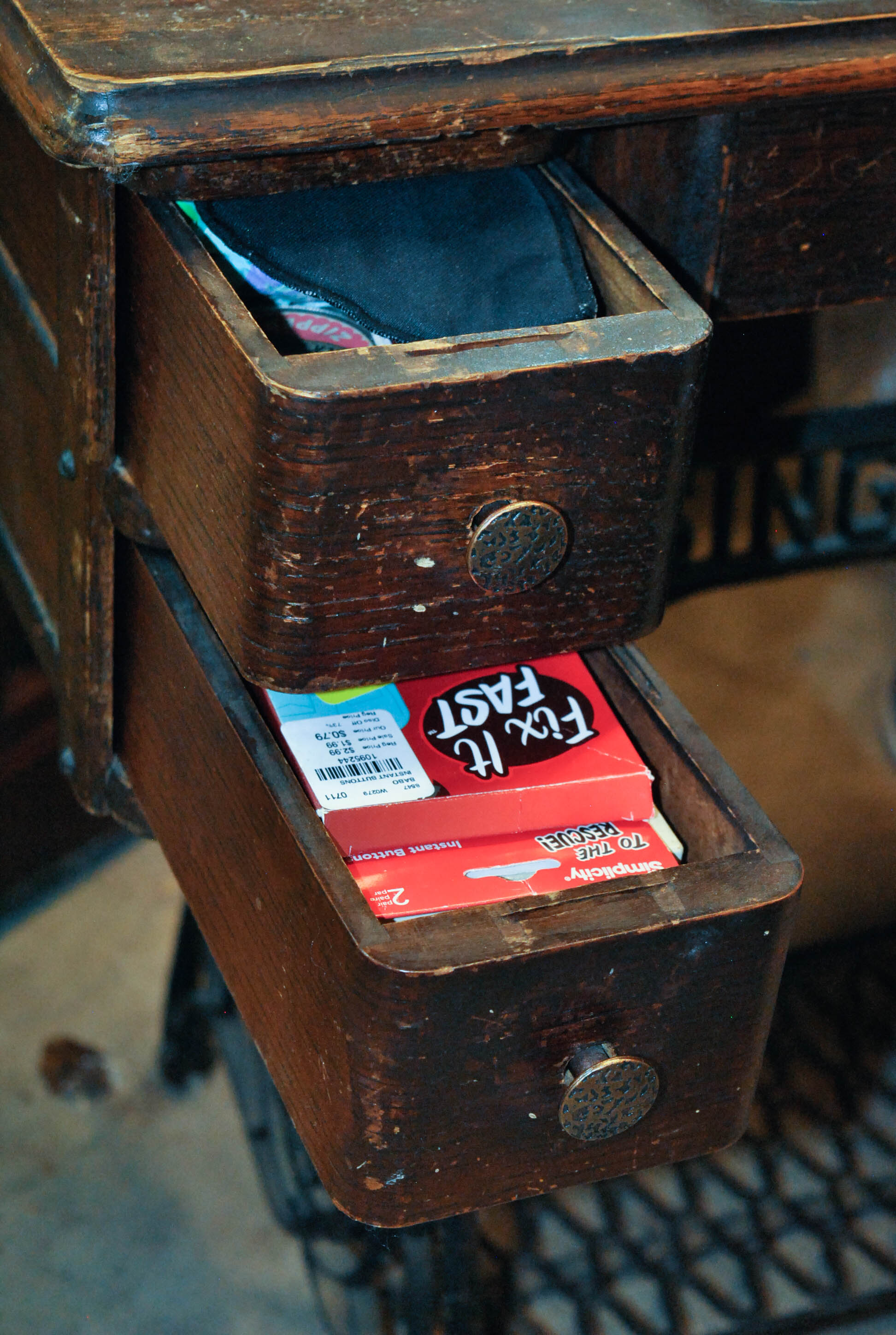 Antique Singer Treadle Sewing Machine and Cabinet