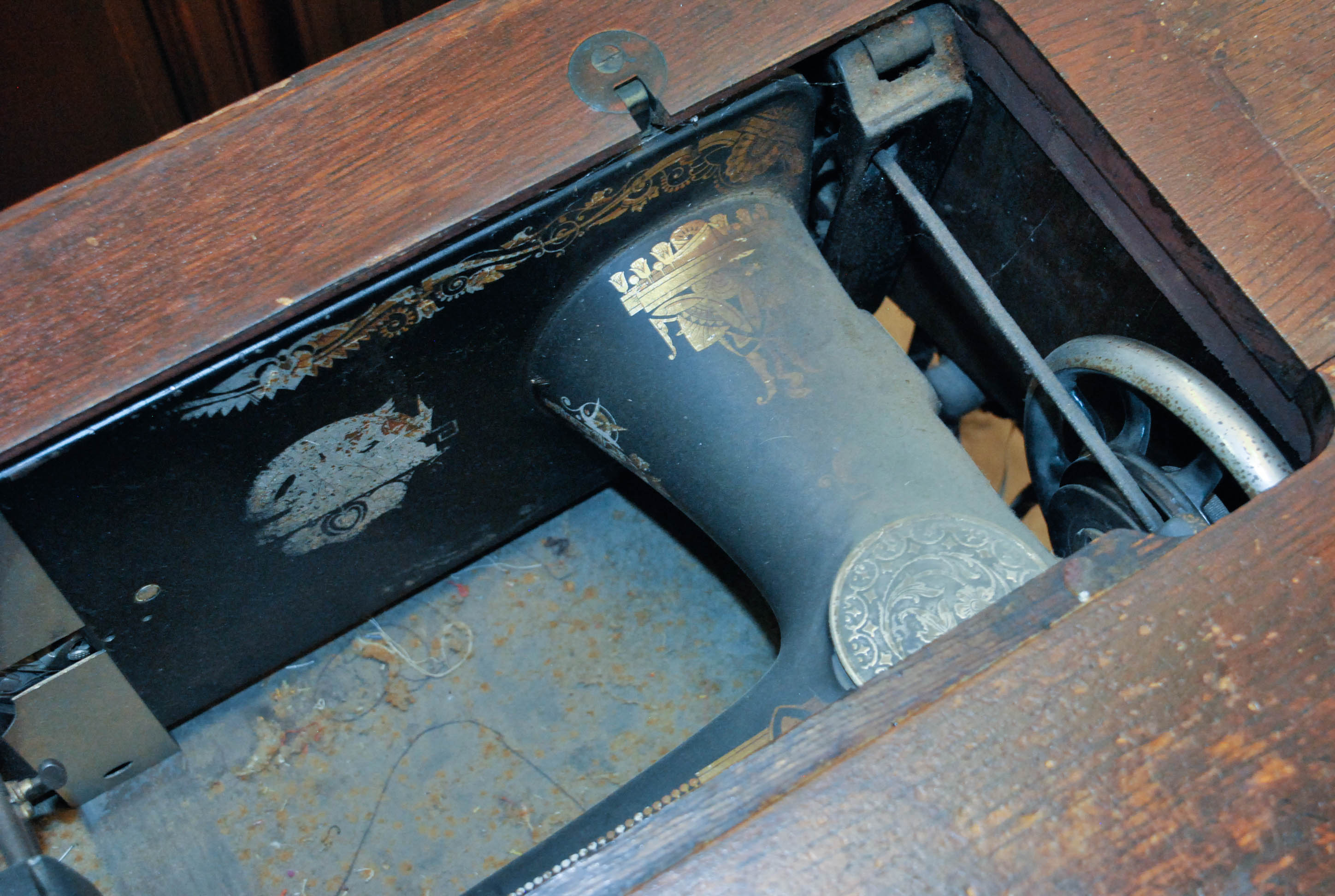 Antique Singer Treadle Sewing Machine and Cabinet