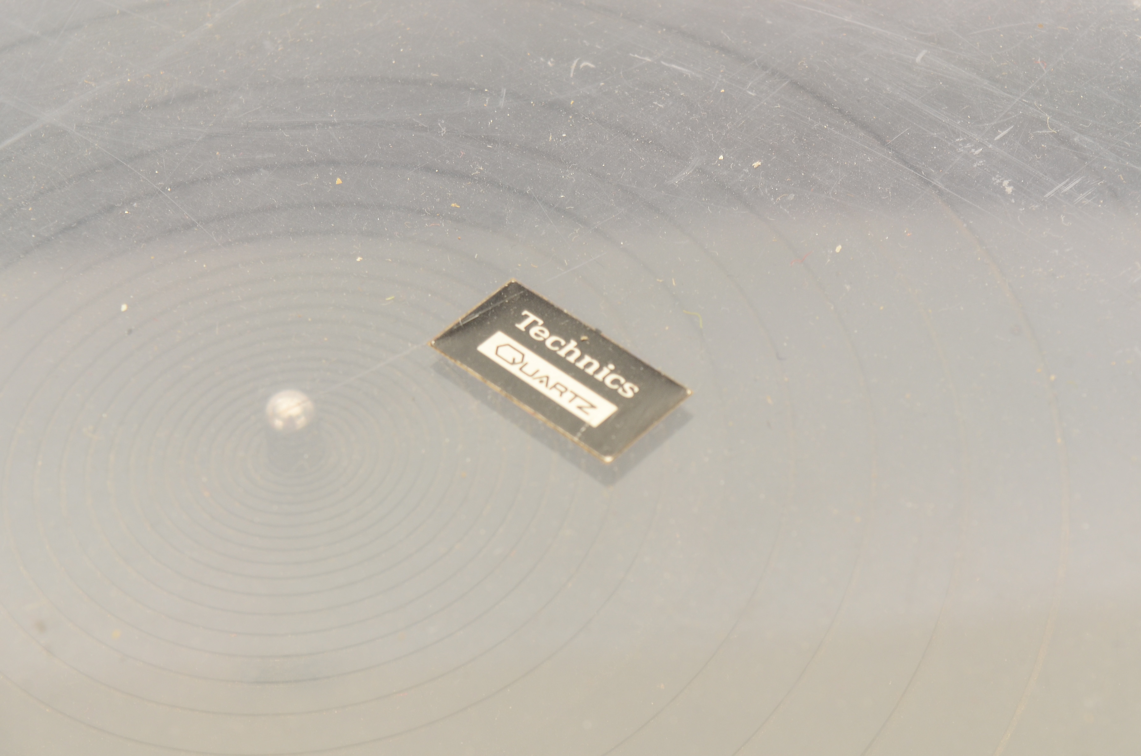 Technics Quartz Turntable