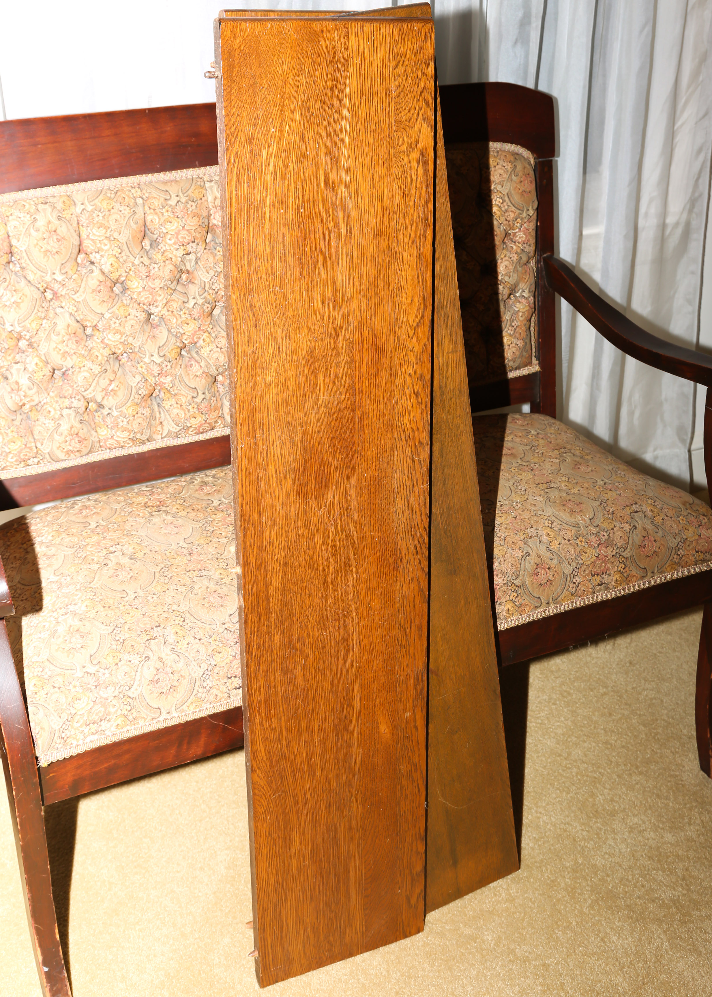 Round Claw-Foot Quarter-Sawn Oak Pedestal Dining Table