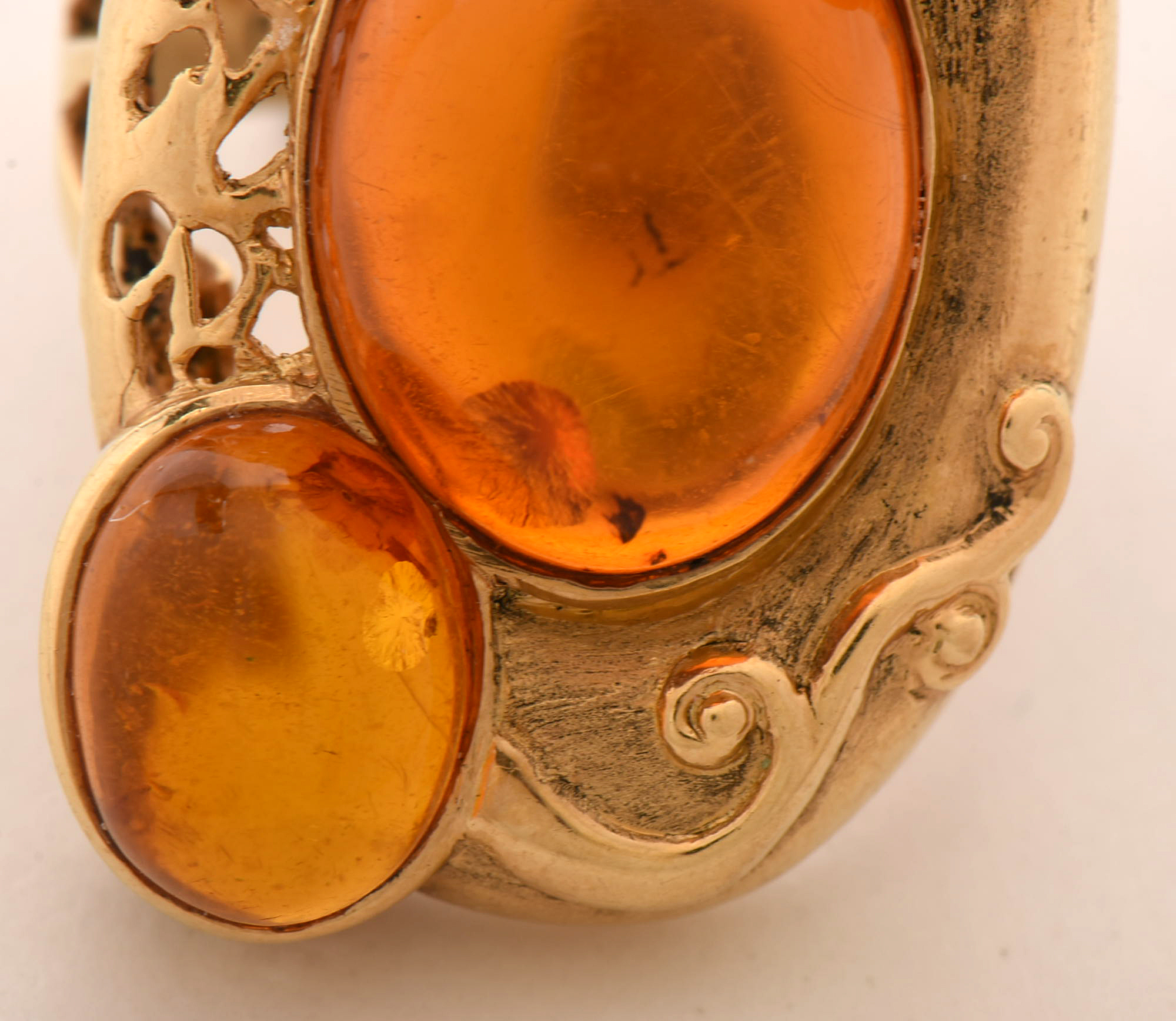 Modernist Style 18K Yellow Gold Amber Cabochon Statement Ring