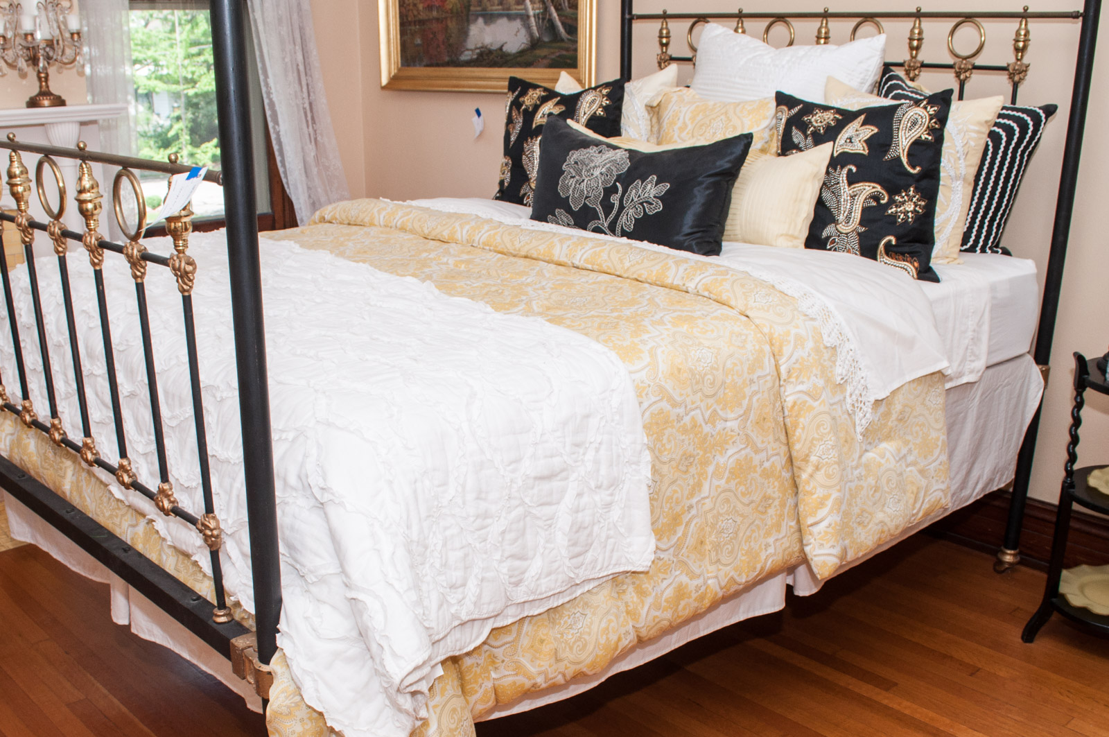 Hillcrest Queen-Size Bedding Ensemble