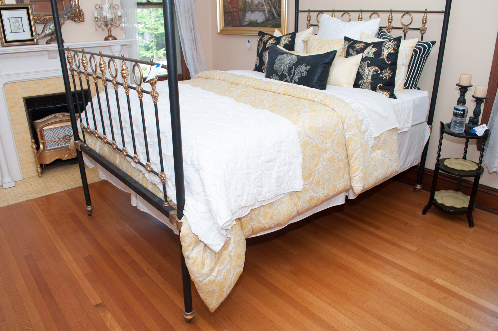 Hillcrest Queen-Size Bedding Ensemble