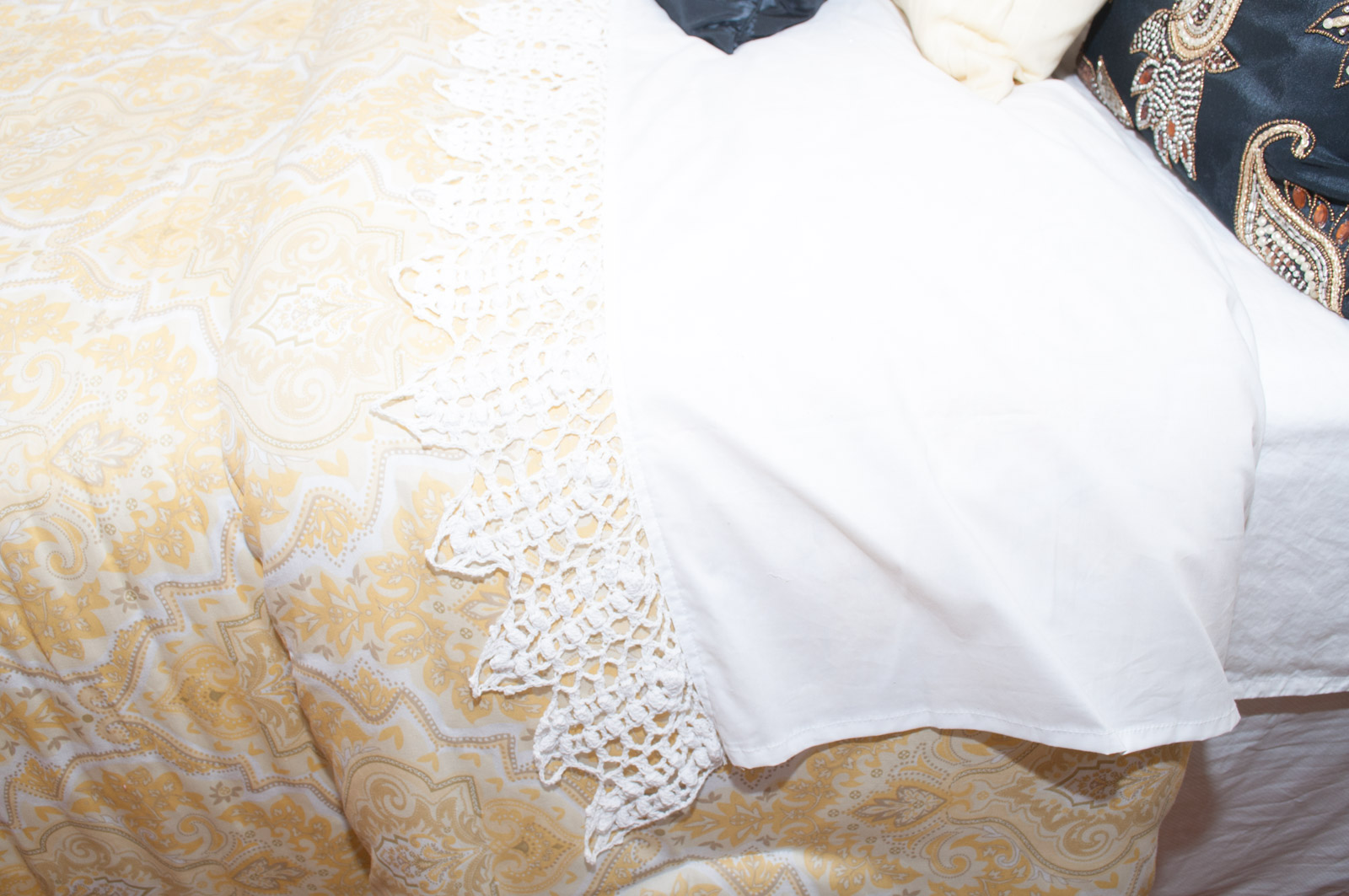 Hillcrest Queen-Size Bedding Ensemble