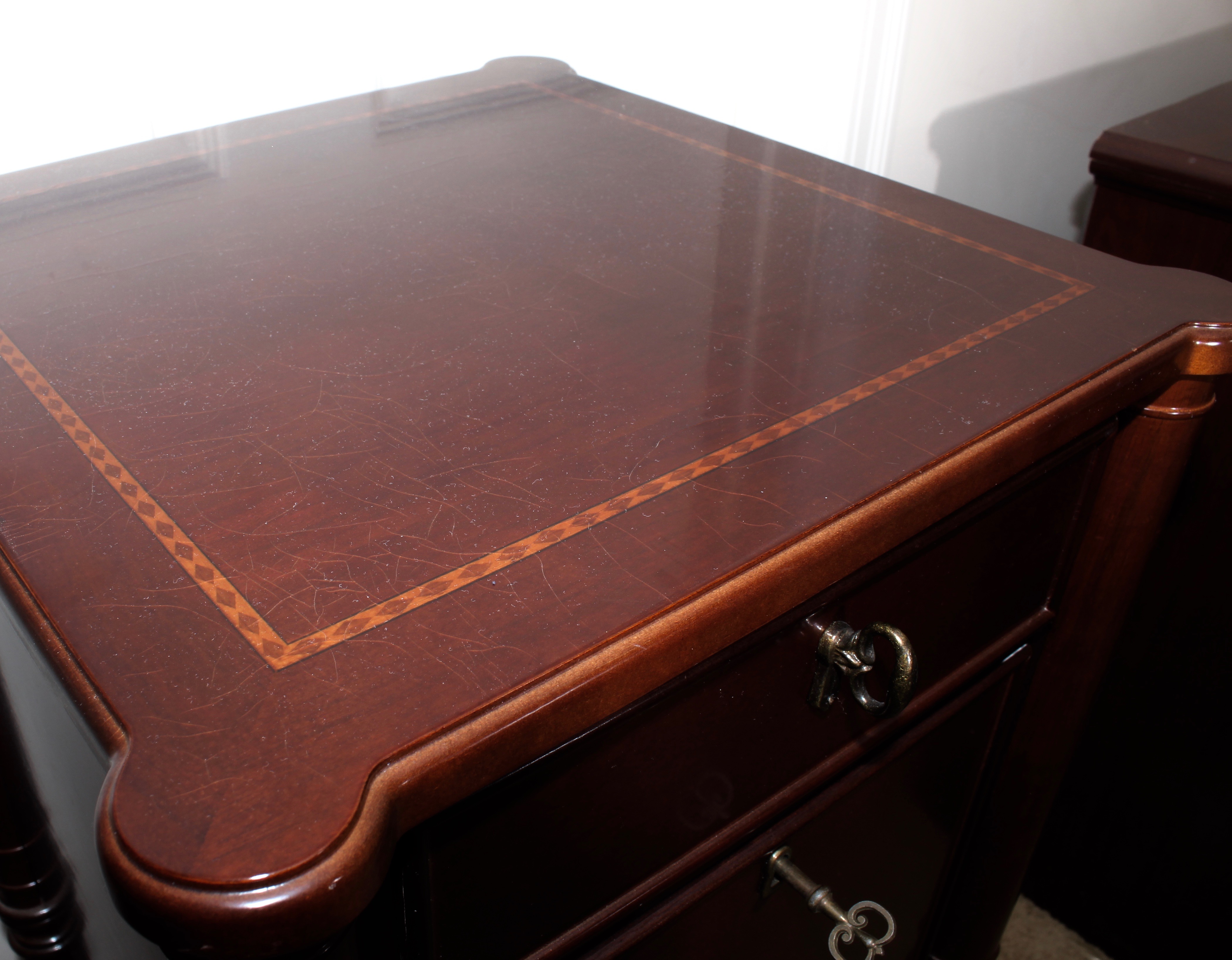 Mahogany Night Stand With Drawer