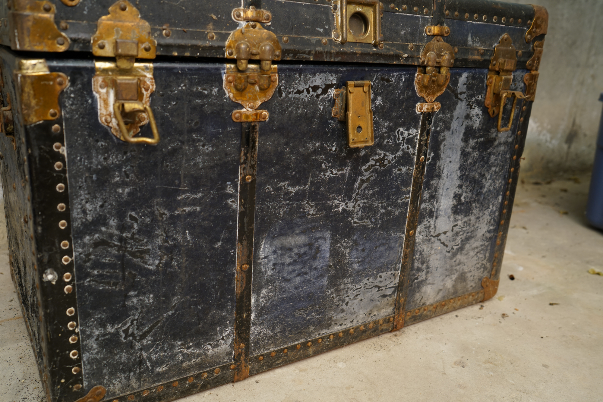 Vintage L. Bamberger & Co. "Neverbreak" Steamer Trunk