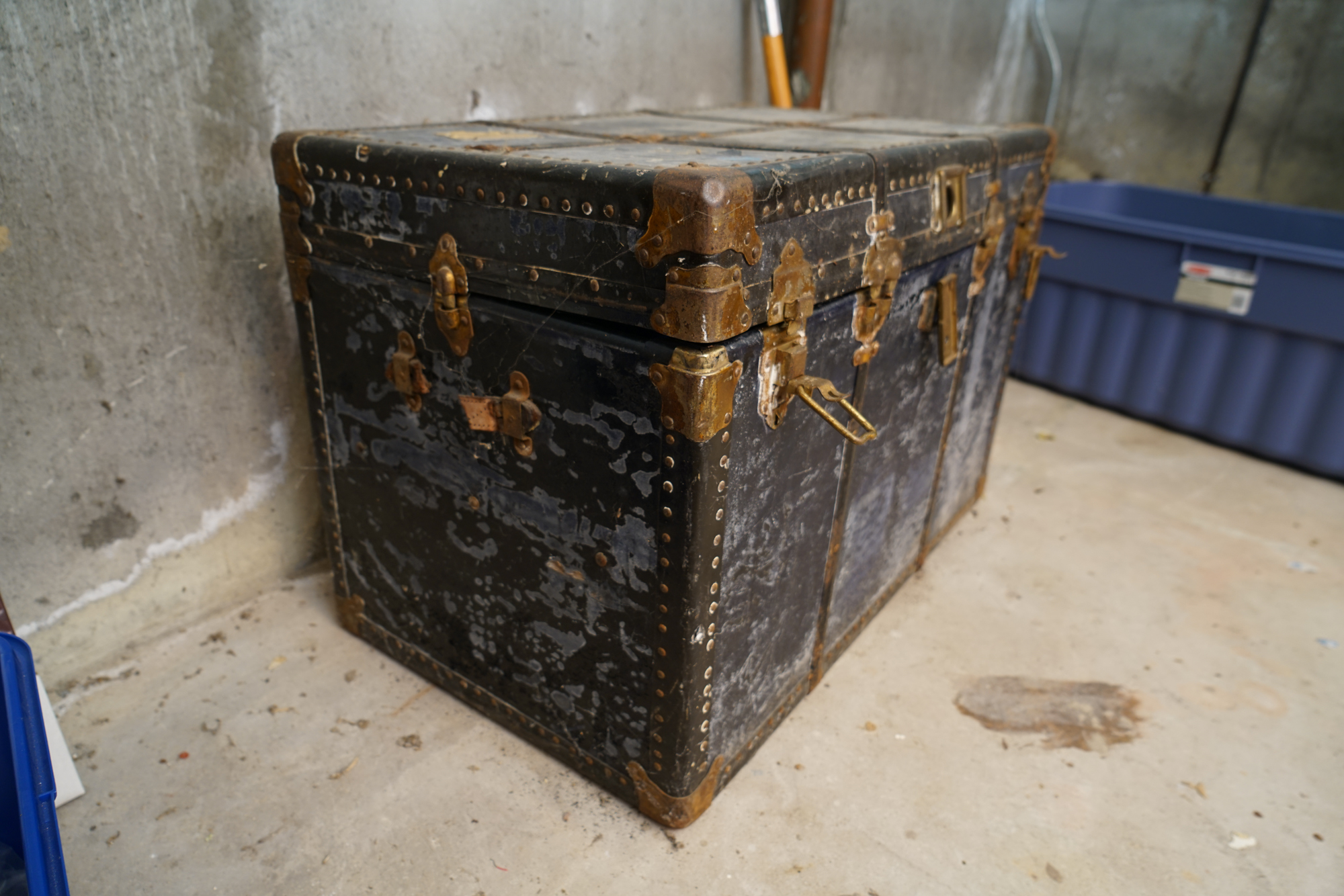 Vintage L. Bamberger & Co. "Neverbreak" Steamer Trunk