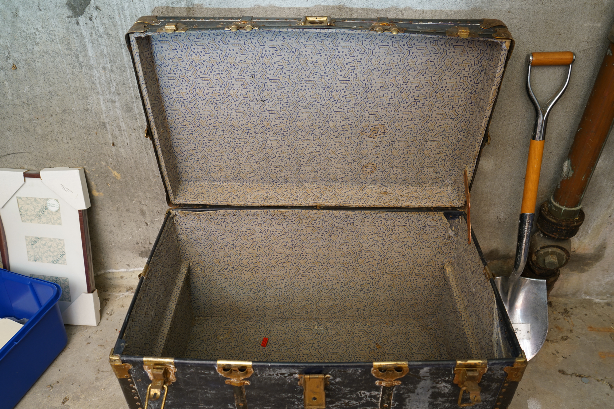 Vintage L. Bamberger & Co. "Neverbreak" Steamer Trunk
