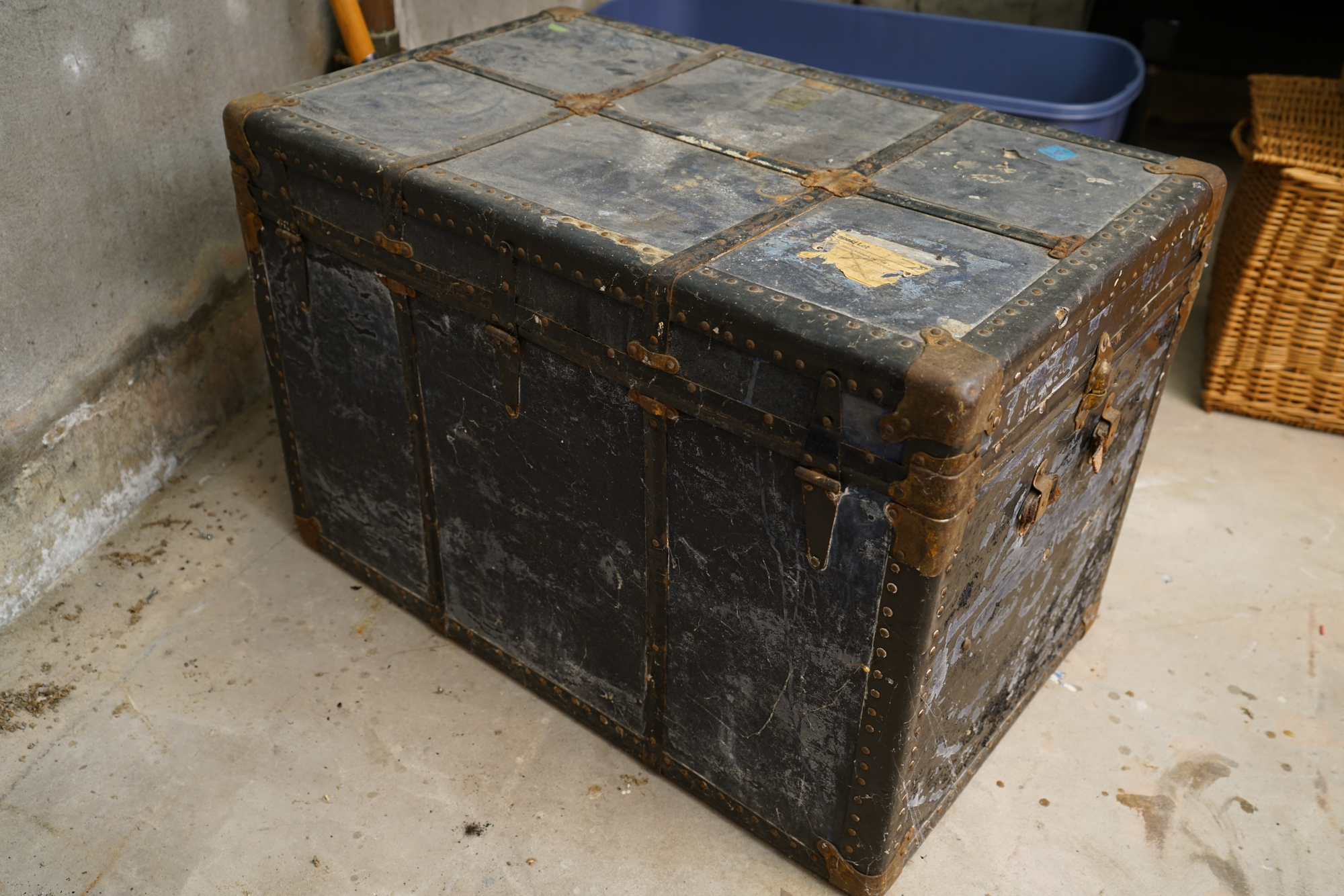 Vintage L. Bamberger & Co. "Neverbreak" Steamer Trunk