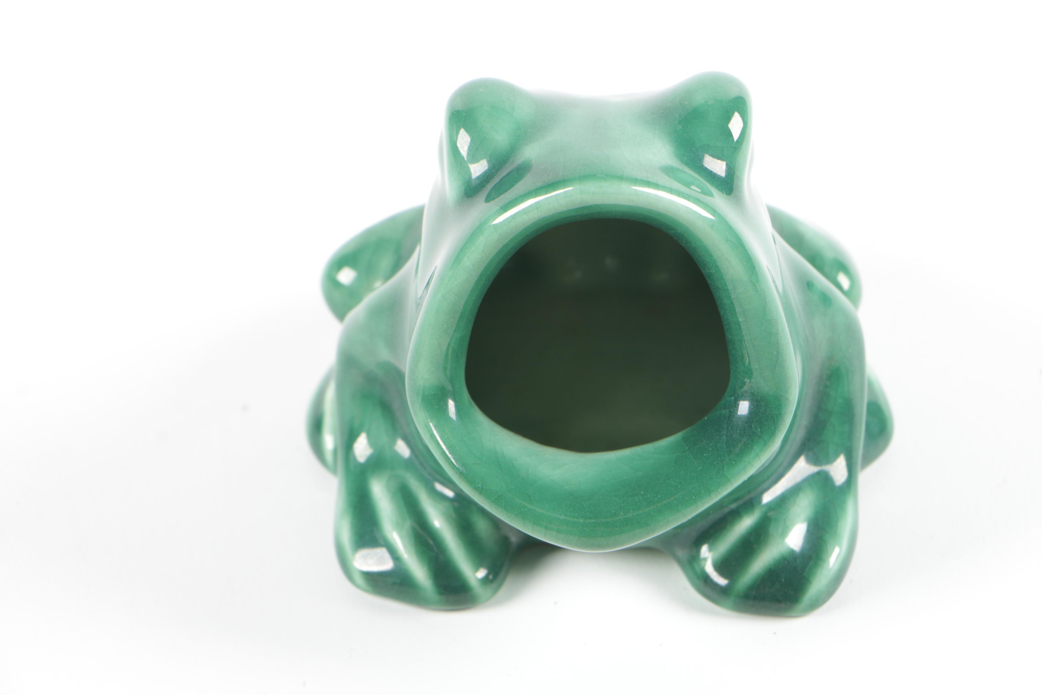 1952 Rookwood Pottery Frog Ash Receiver