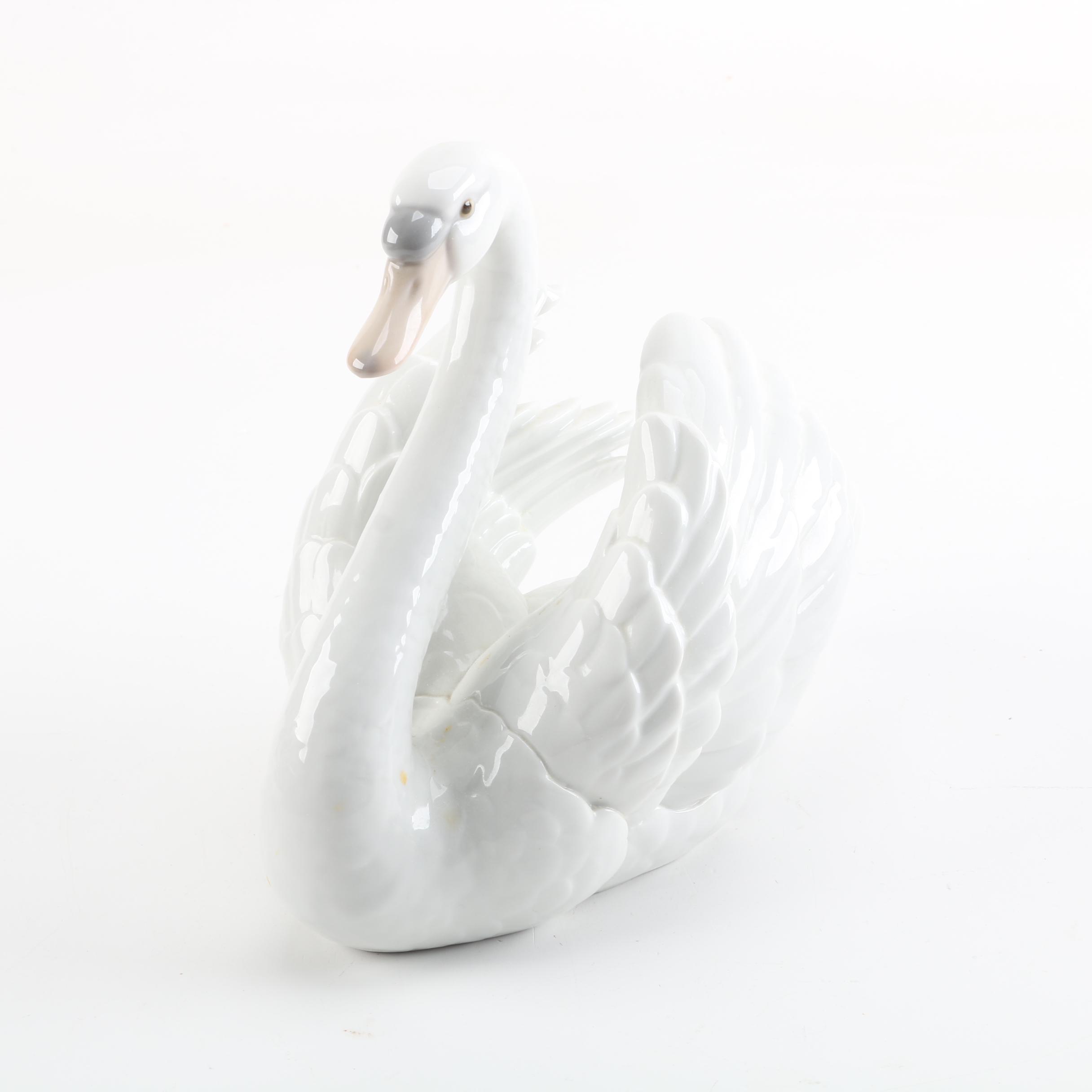 Lladro "Swan with Wings Spread" Porcelain Figurine