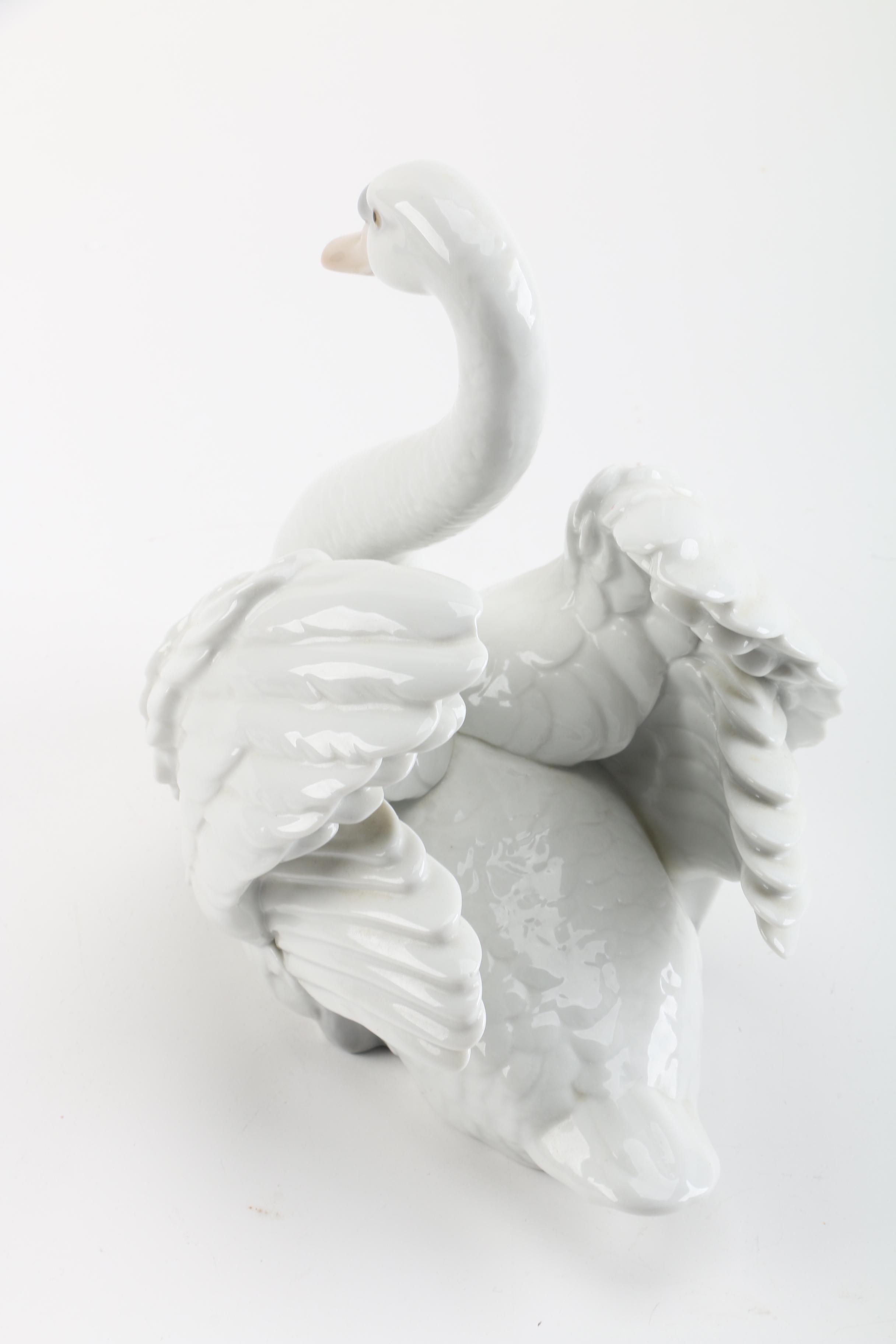 Lladro "Swan with Wings Spread" Porcelain Figurine